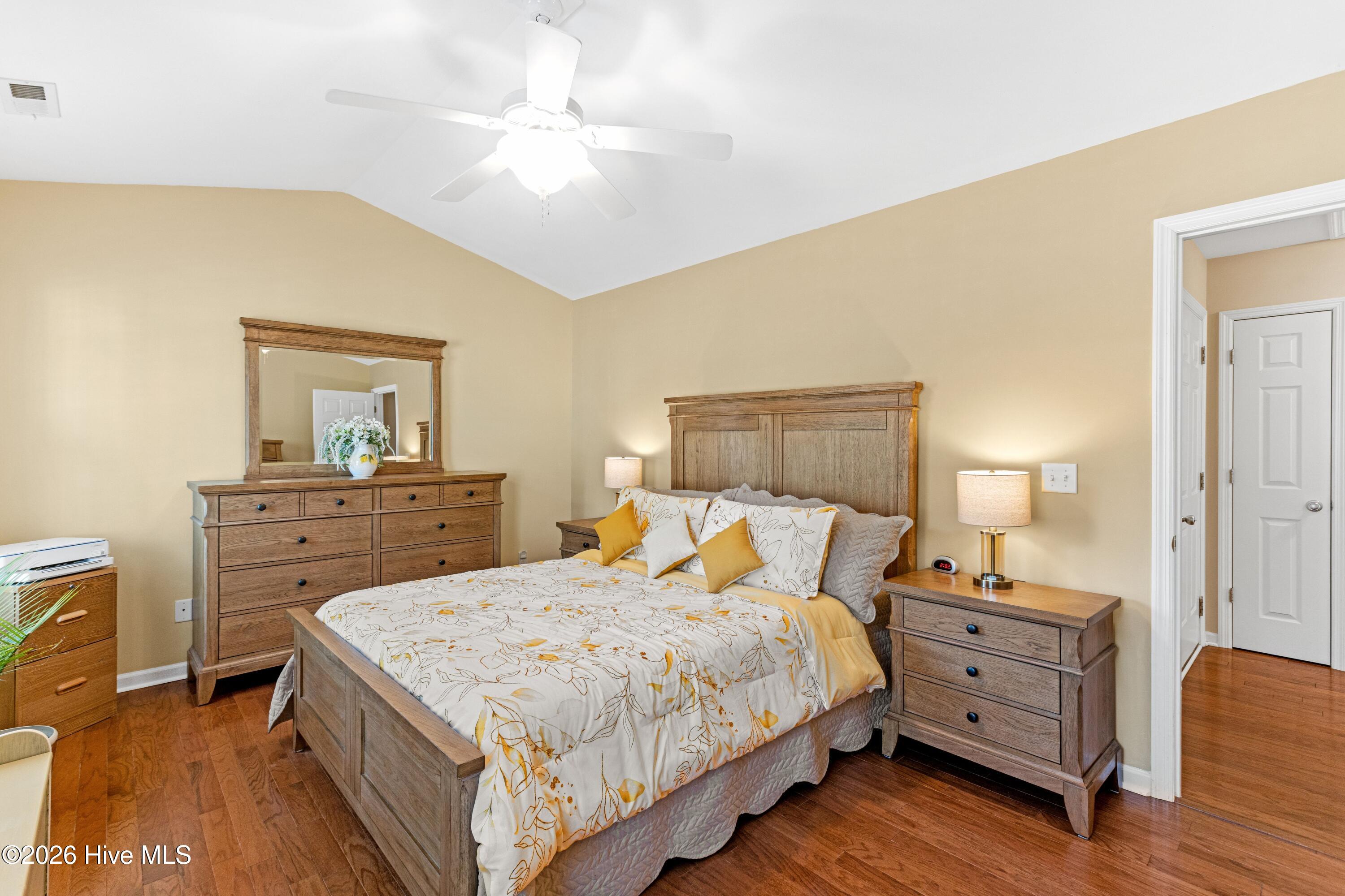 100554021 | Photo 20