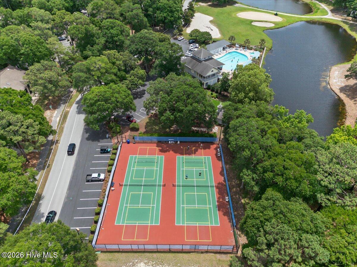 100548349 | Photo 79