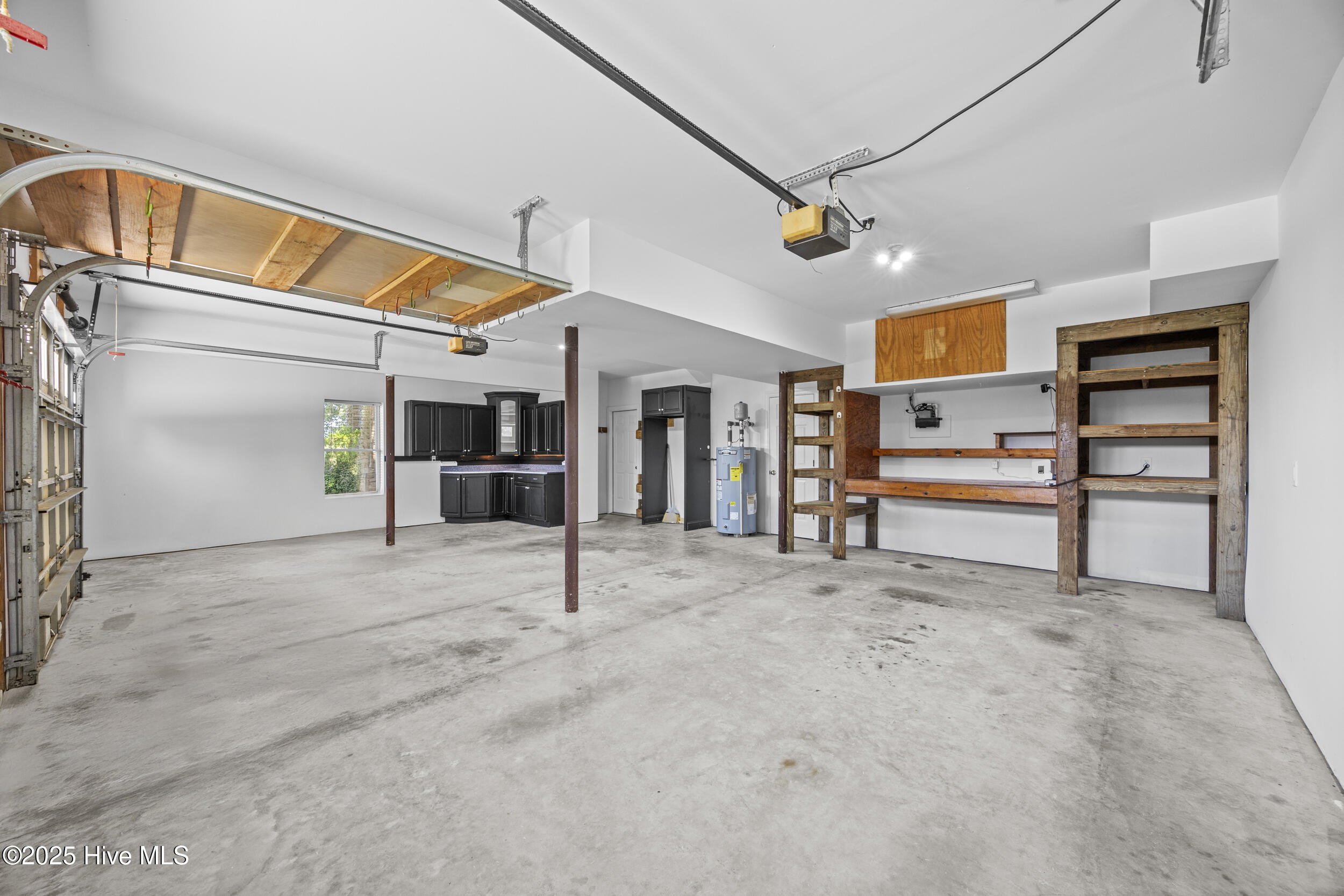 100519629 | Photo 65