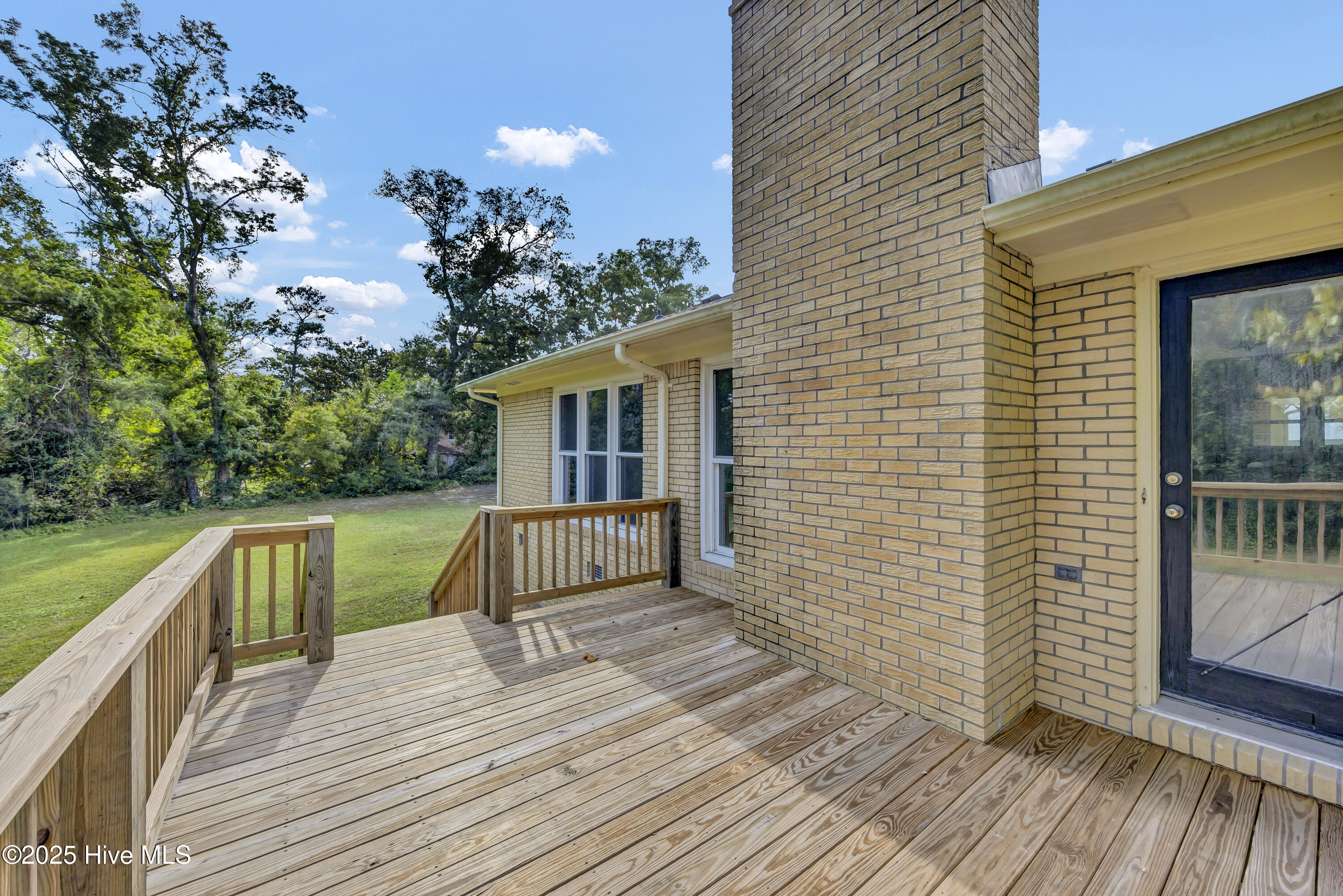 100533138 | Photo 31