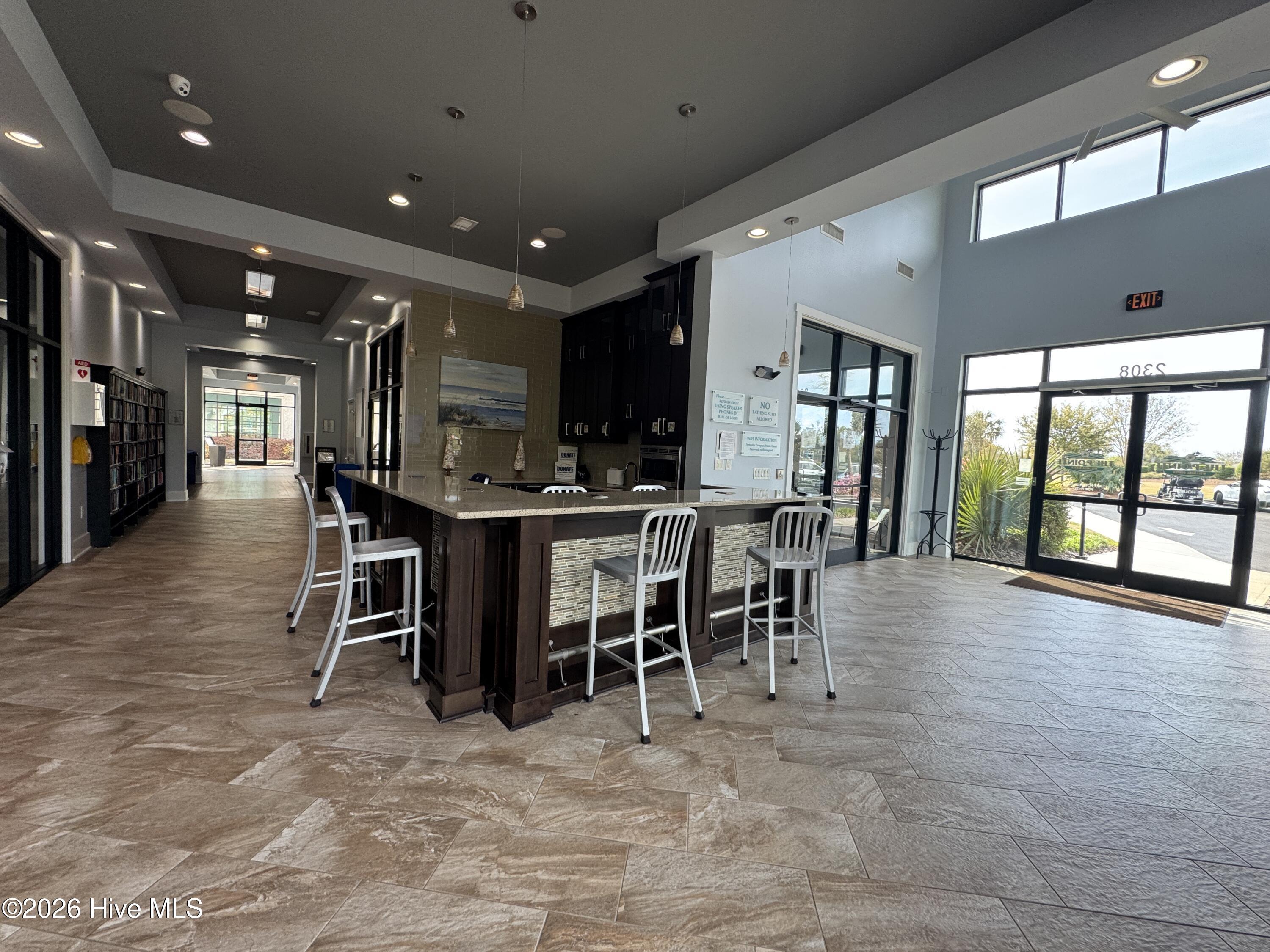 100564015 | Photo 41