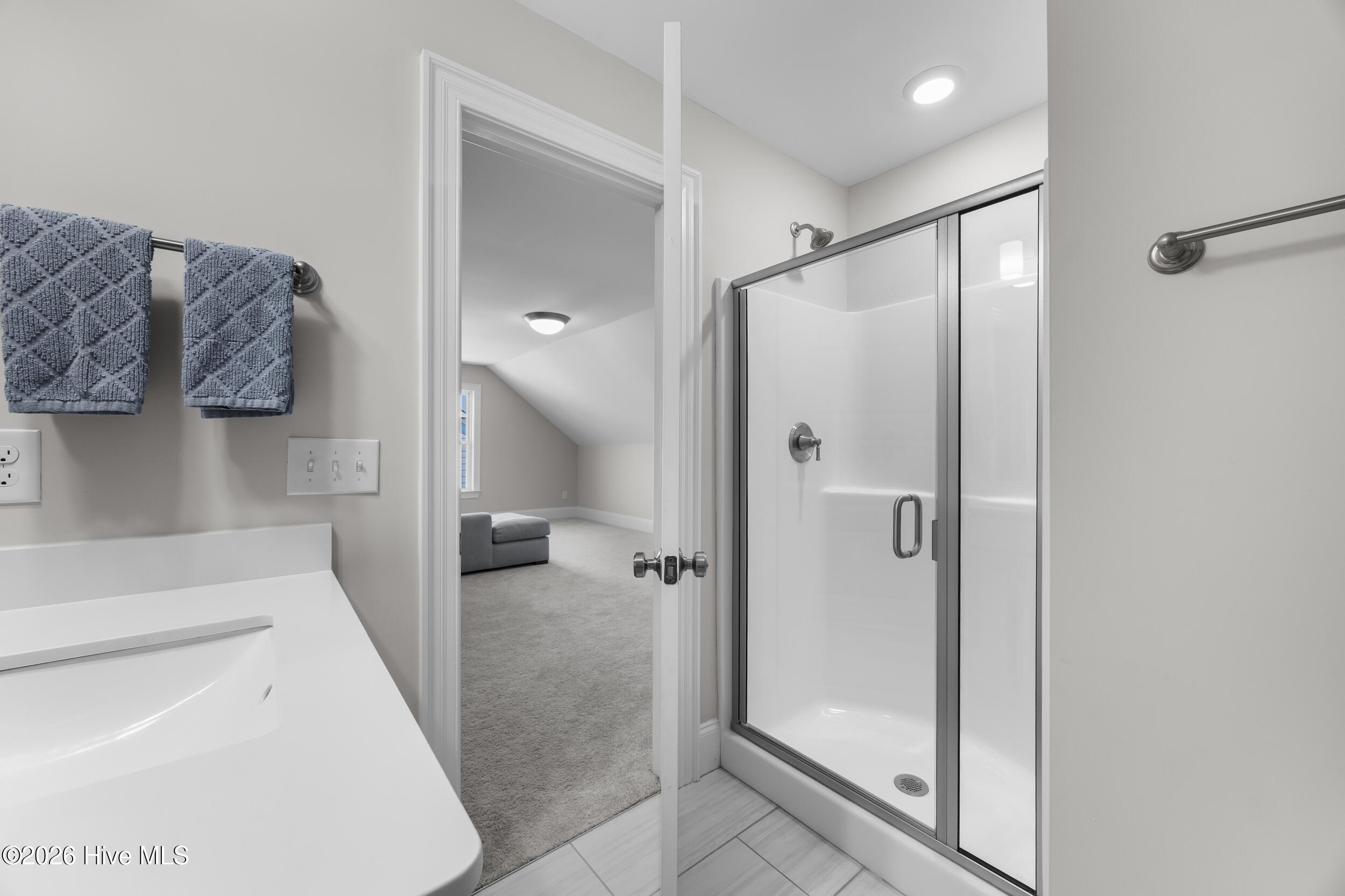 100567603 | Photo 43