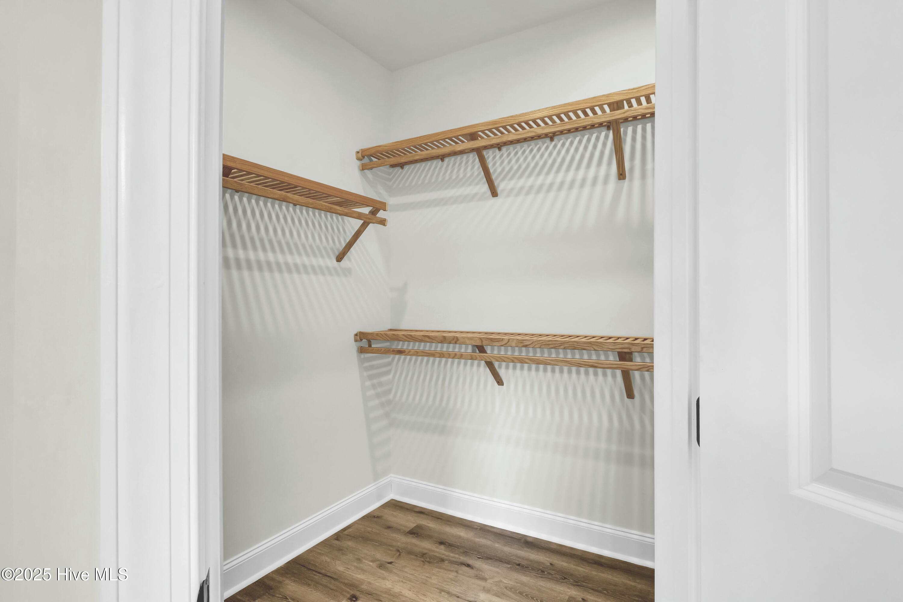 100486377 | Photo 22