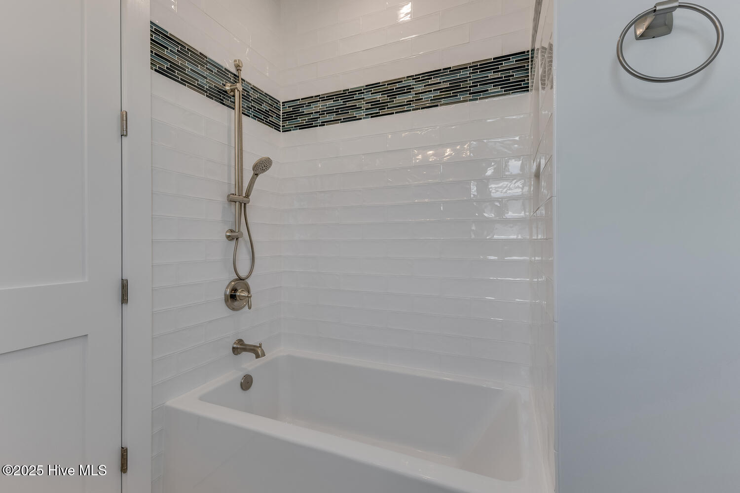 100537523 | Photo 25