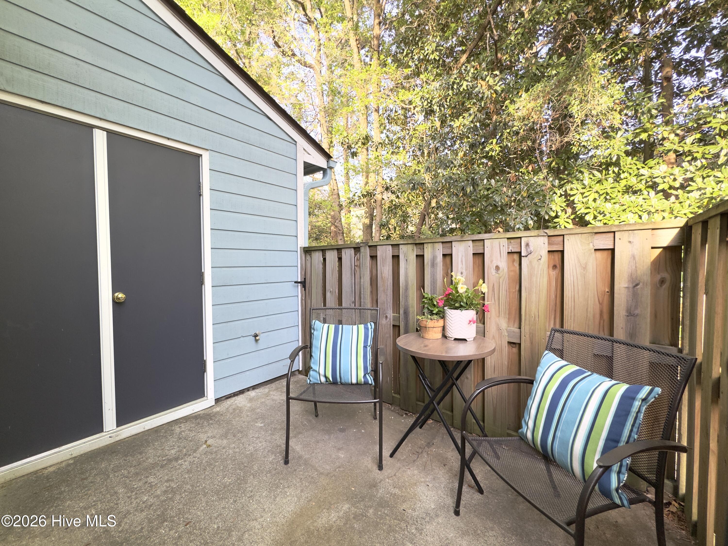 100565987 | Photo 34