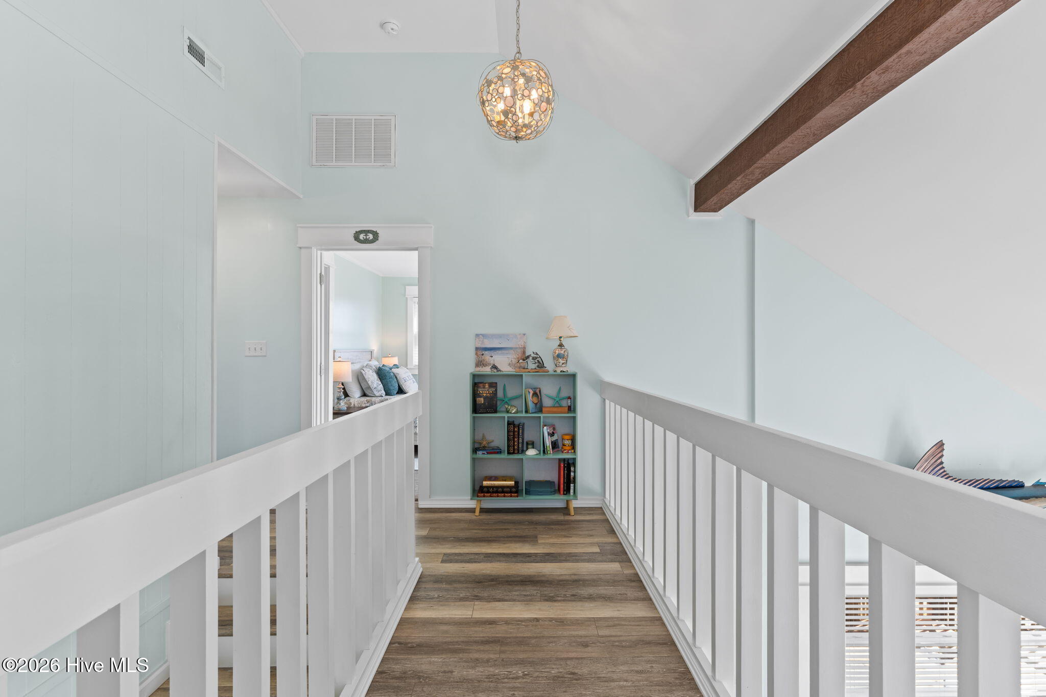 100556597 | Photo 23