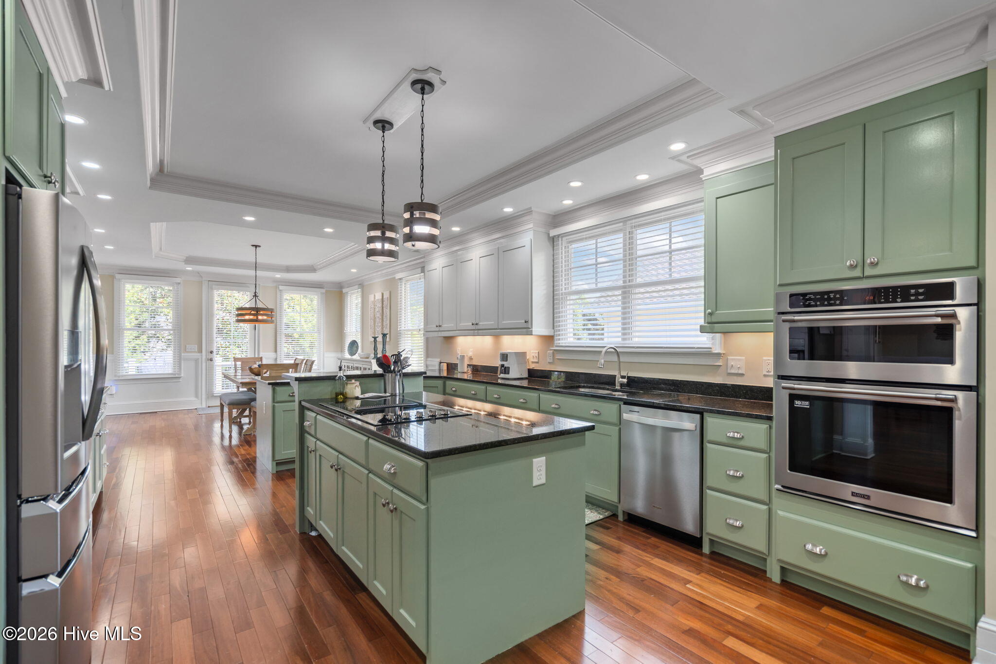 100561937 | Photo 28