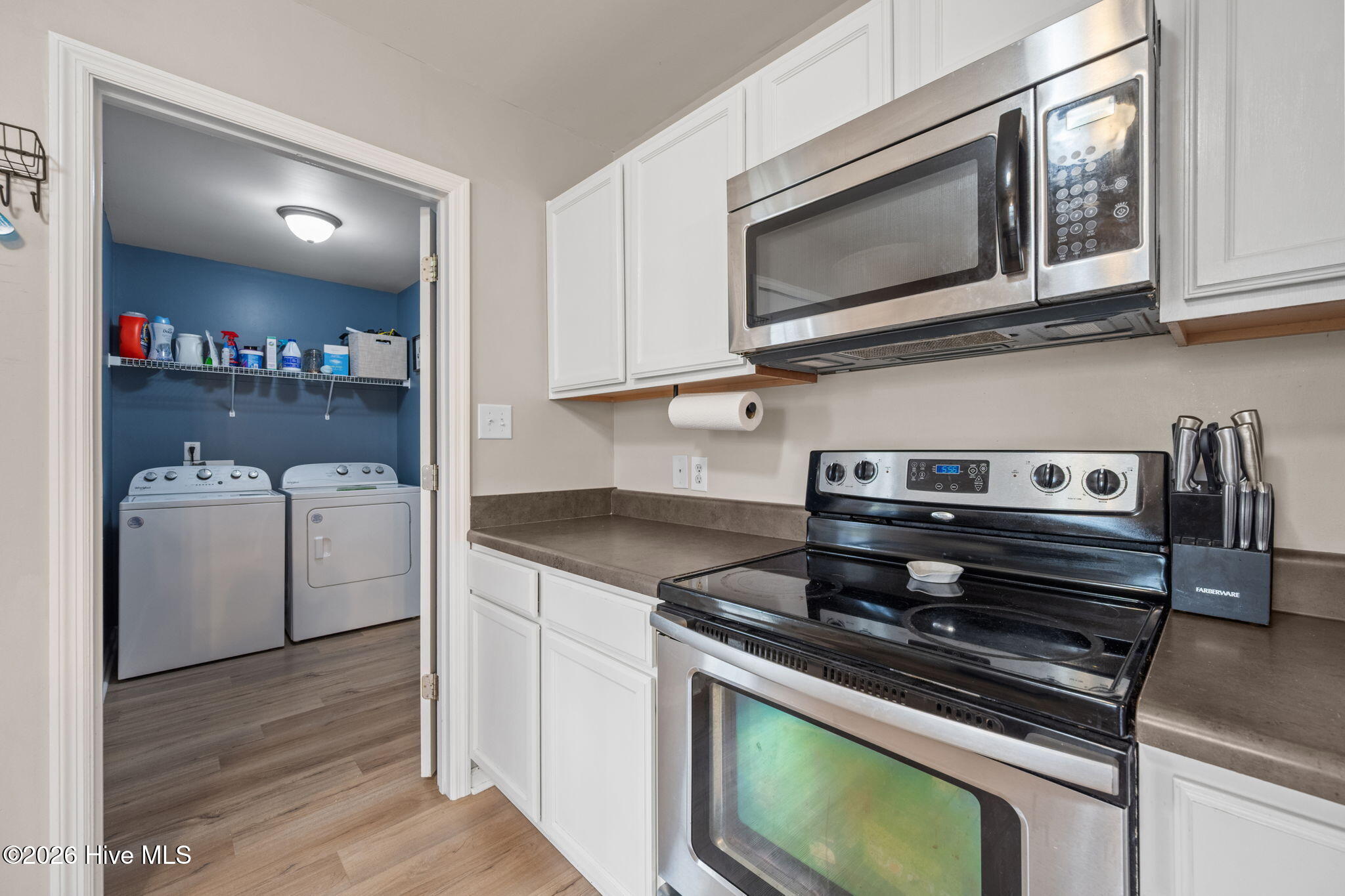 100562235 | Photo 19