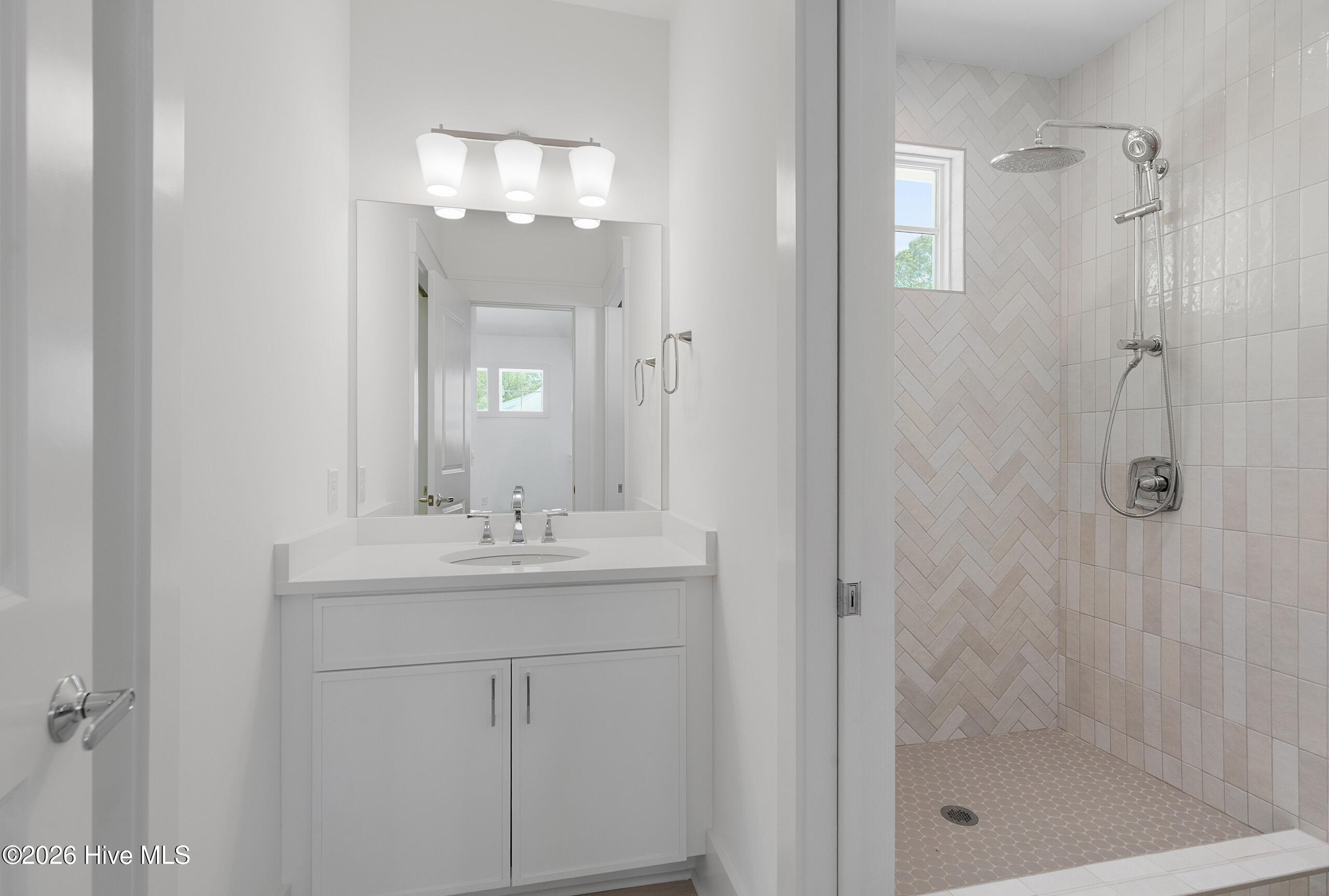 100519914 | Photo 53