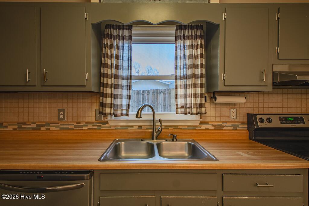 100536821 | Photo 10