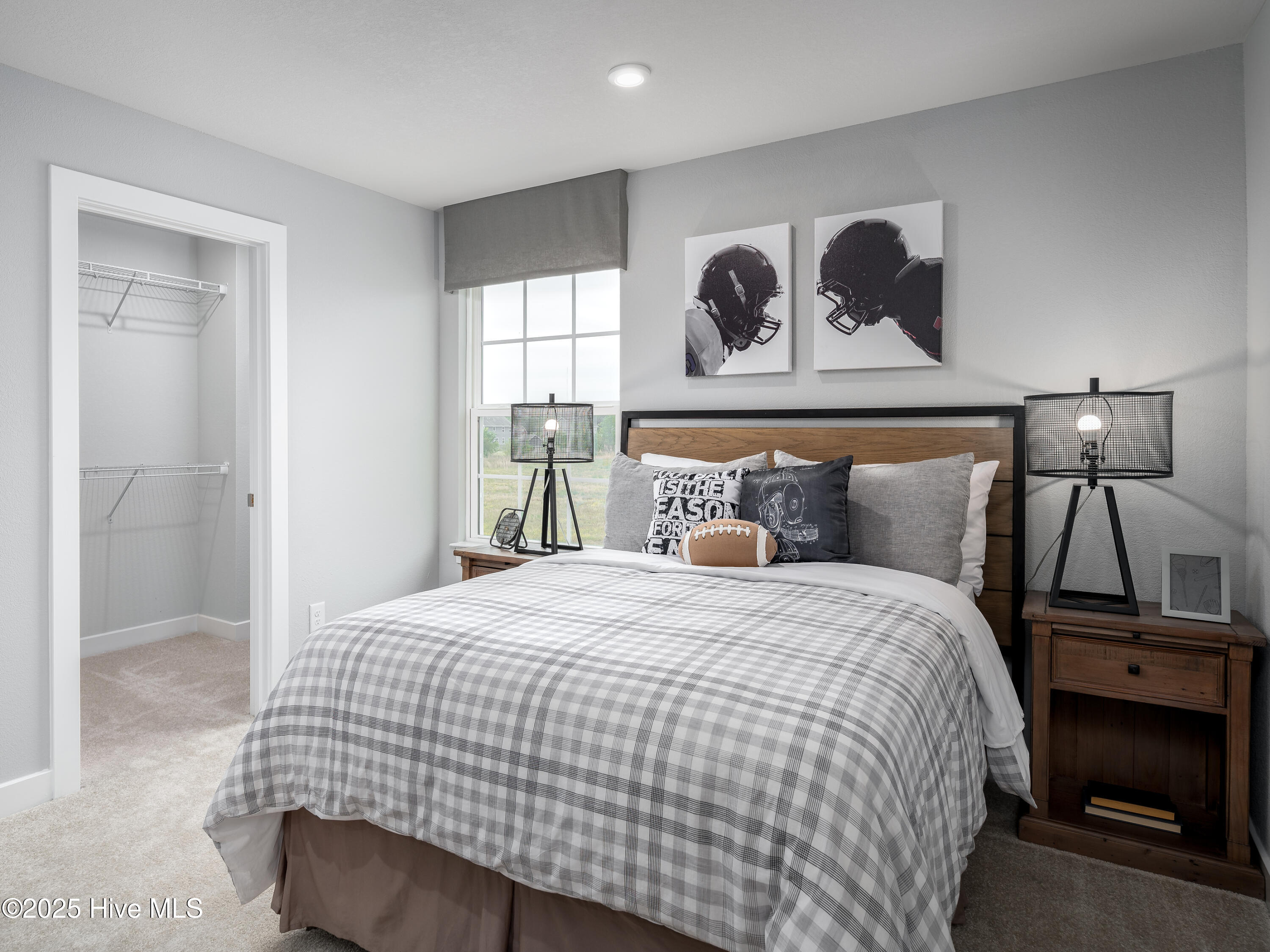 100548224 | Photo 19