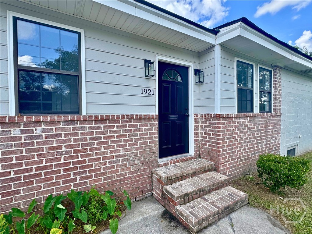 Photo 2 of Single family home for sale at 1921 Fitzgerald St, Savannah, GA 31405 | MLS# SA362261 | Listing updated on 2026-09-19