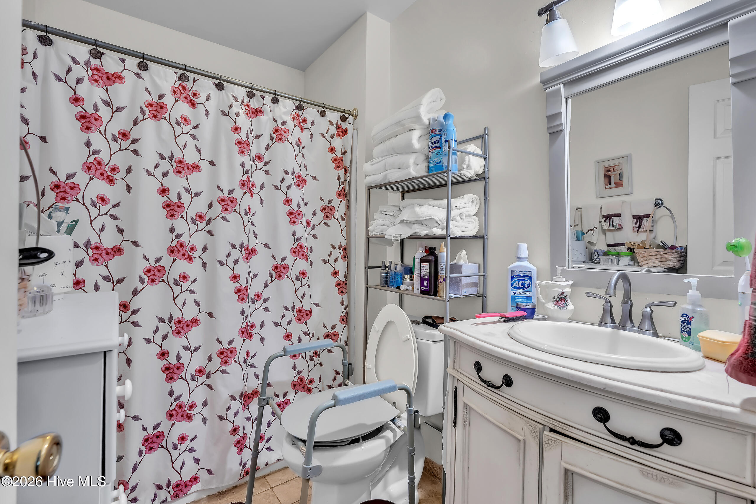 100563570 | Photo 22