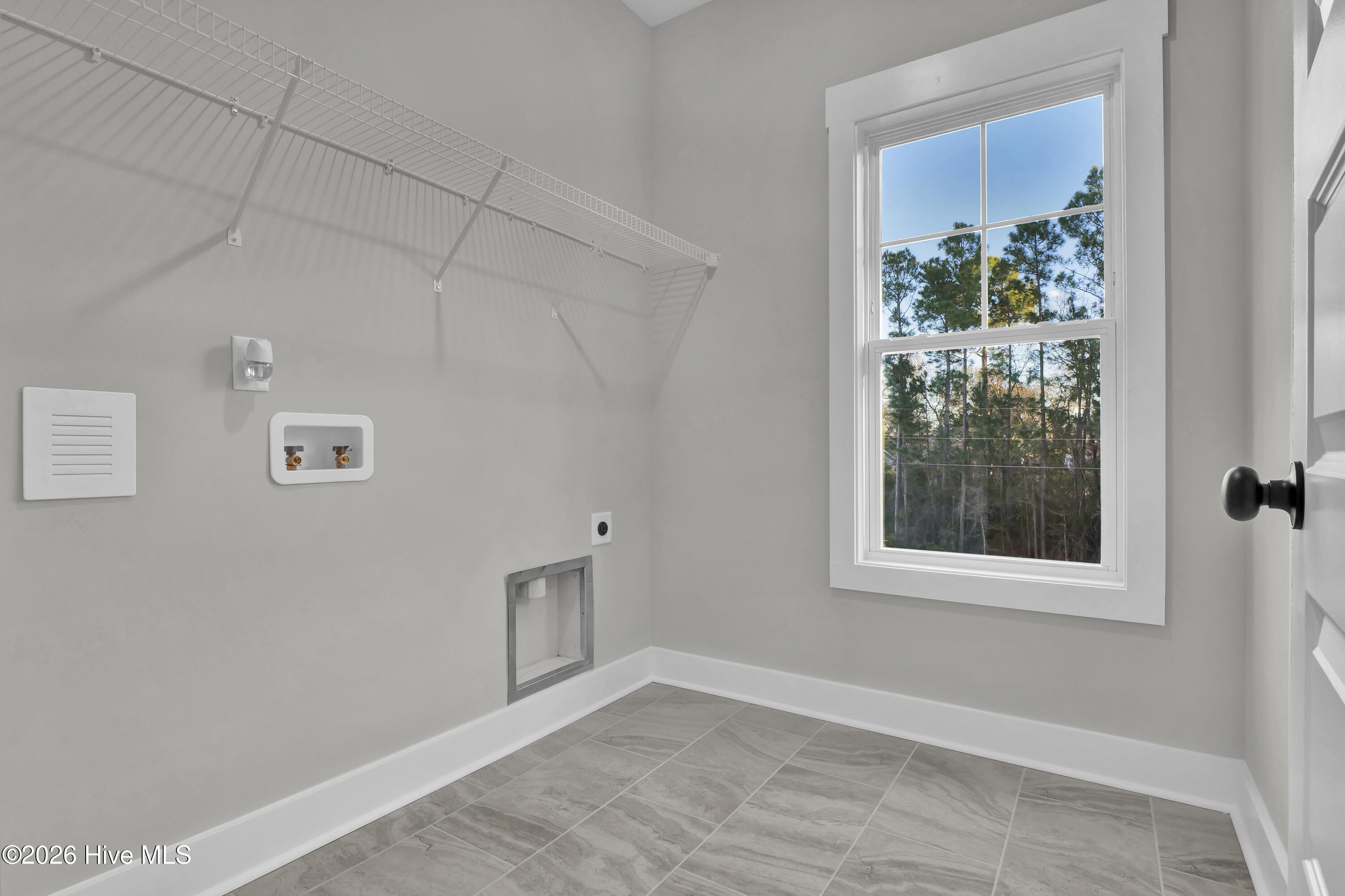 100550236 | Photo 37