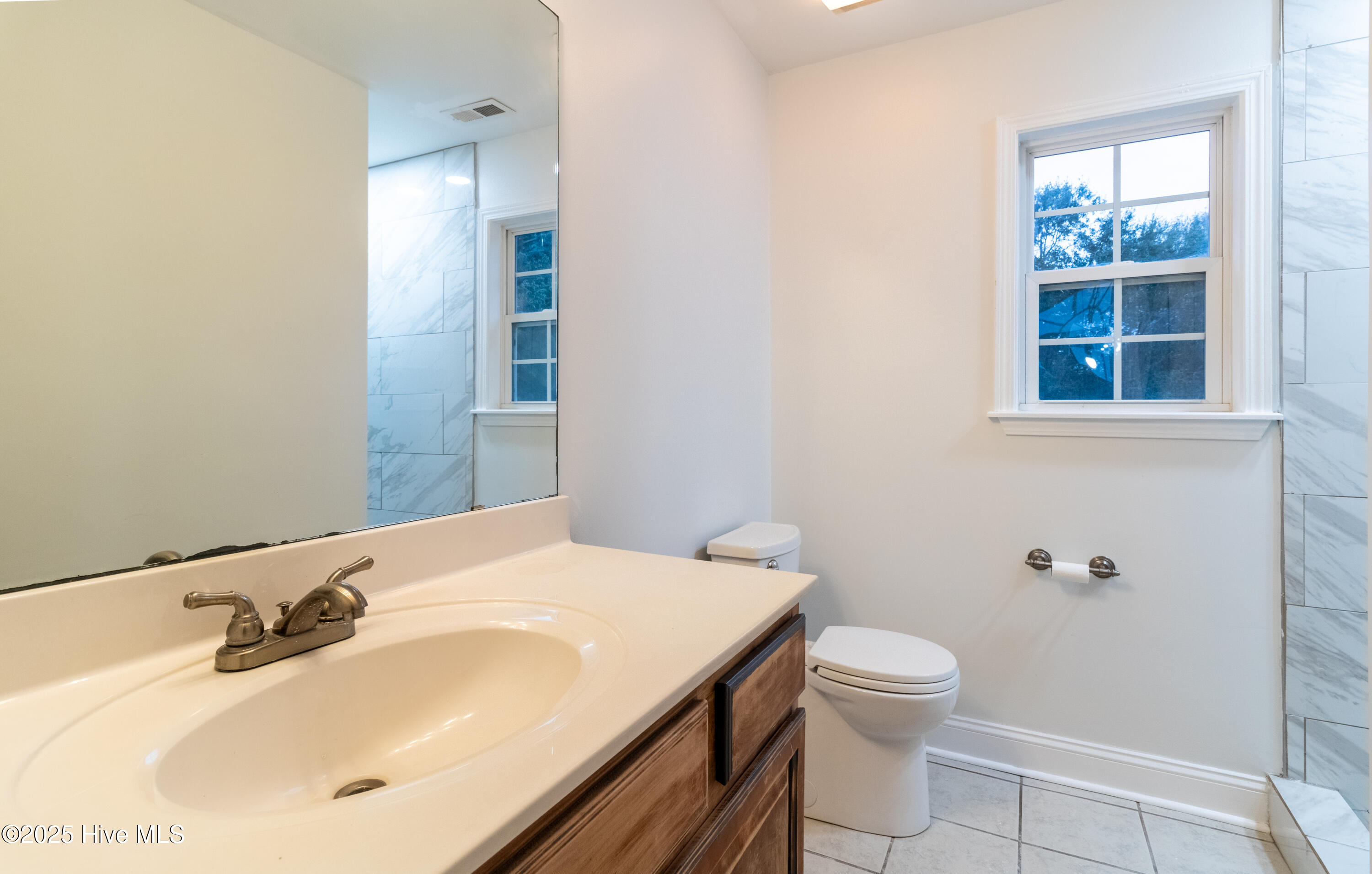 100536848 | Photo 24