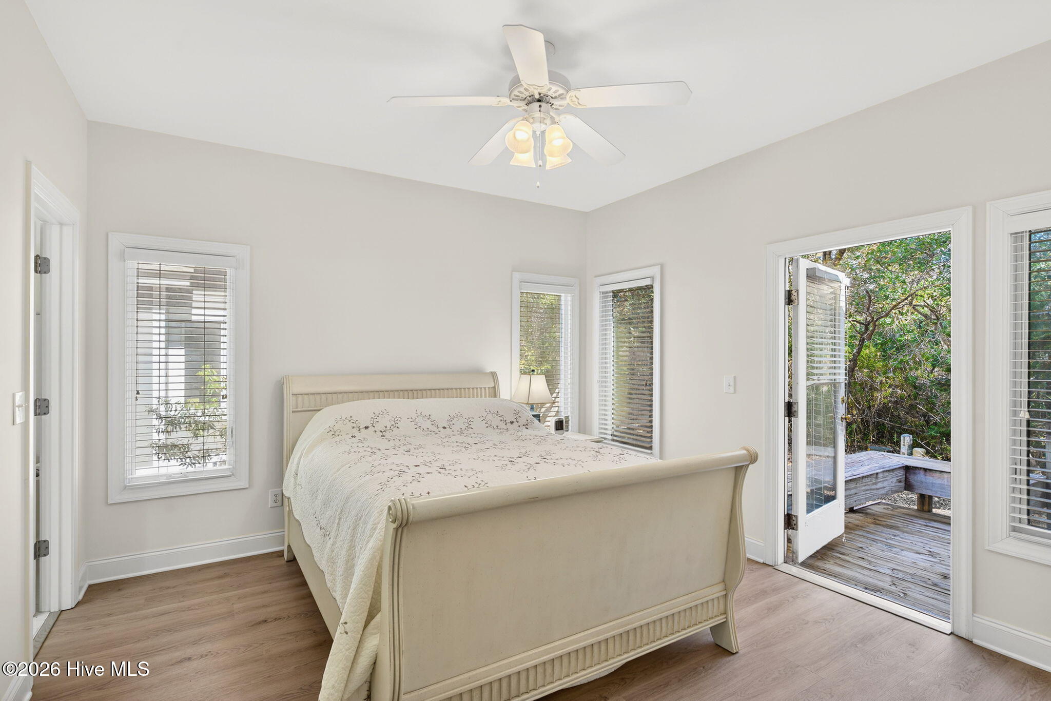 100553475 | Photo 30