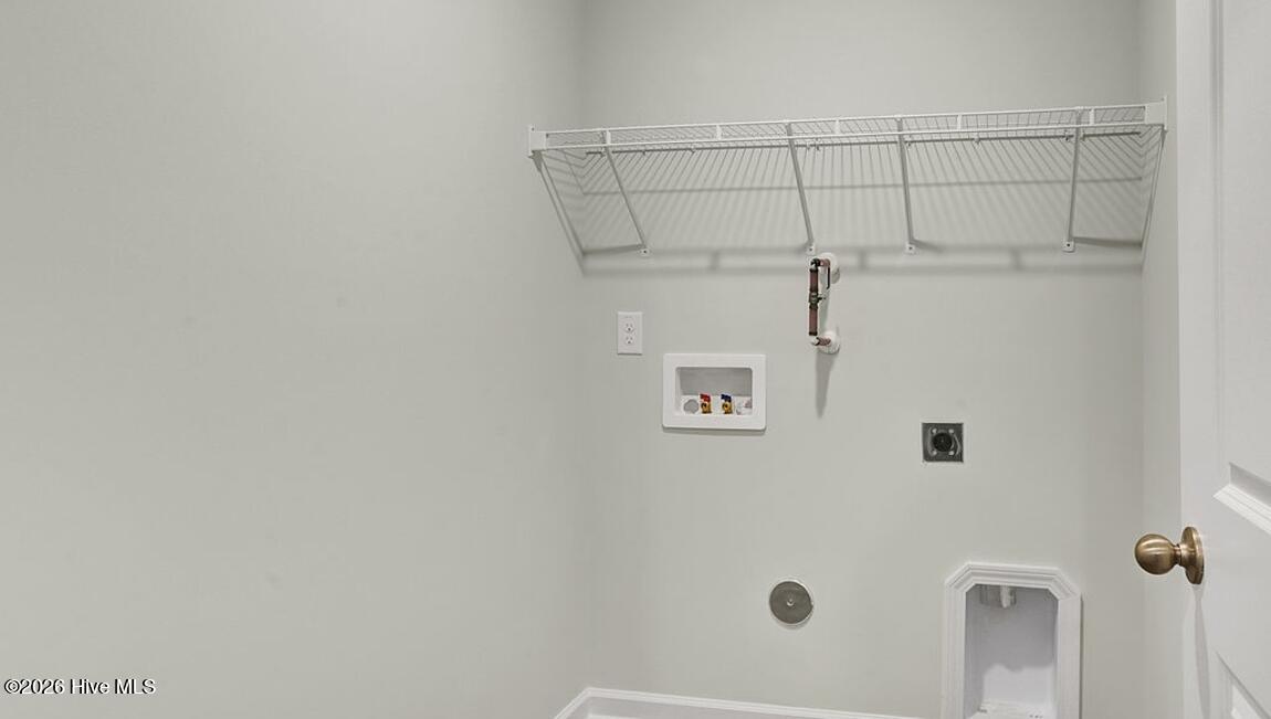 100568721 | Photo 25