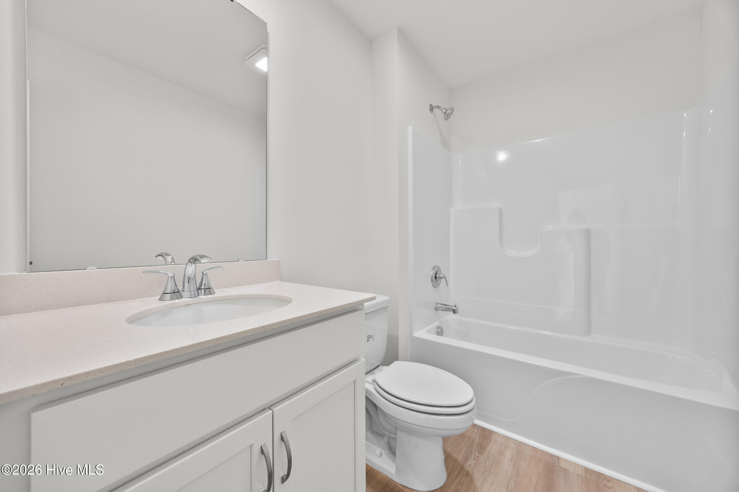 100549370 | Photo 33