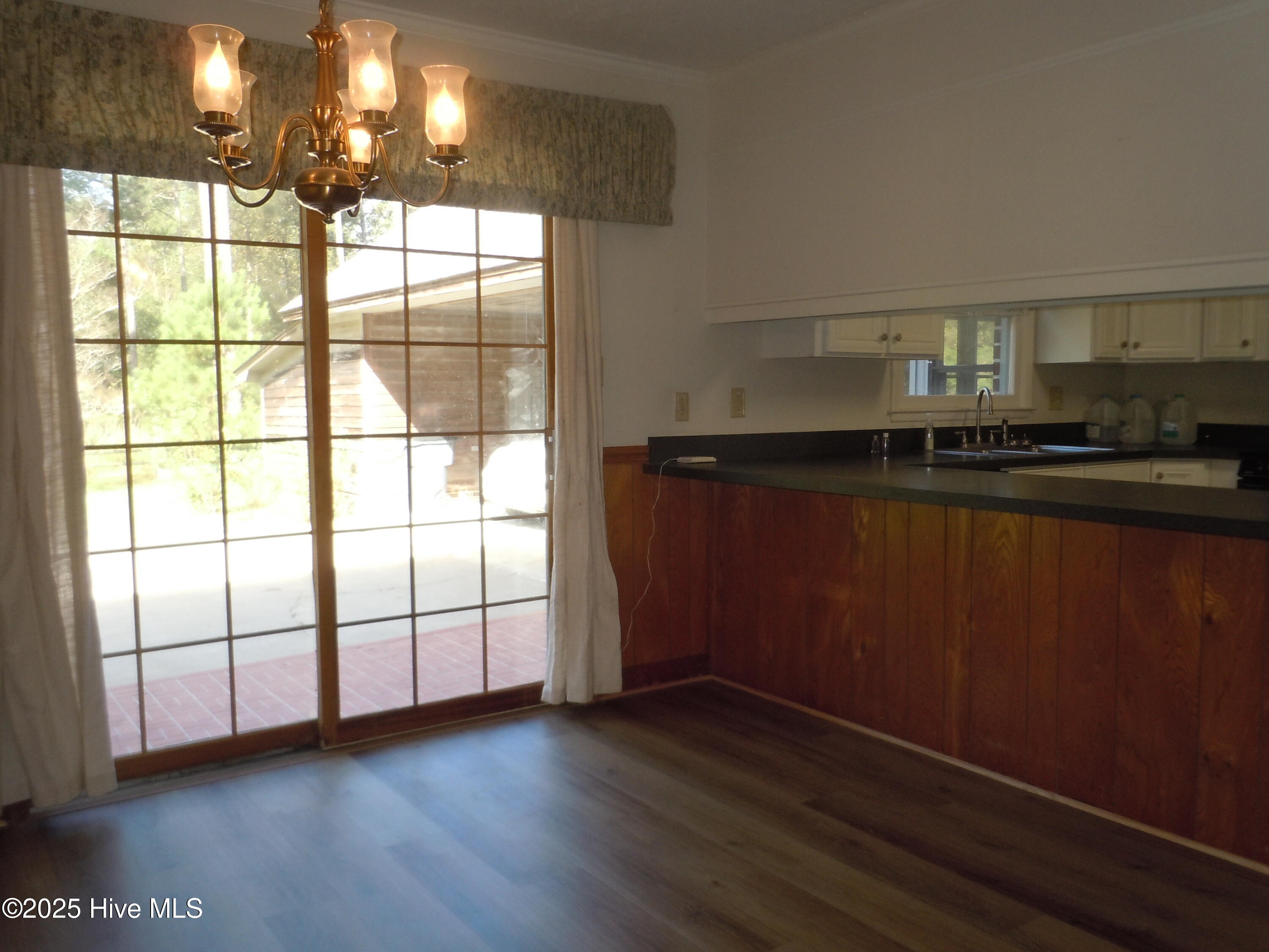 100533053 | Photo 22