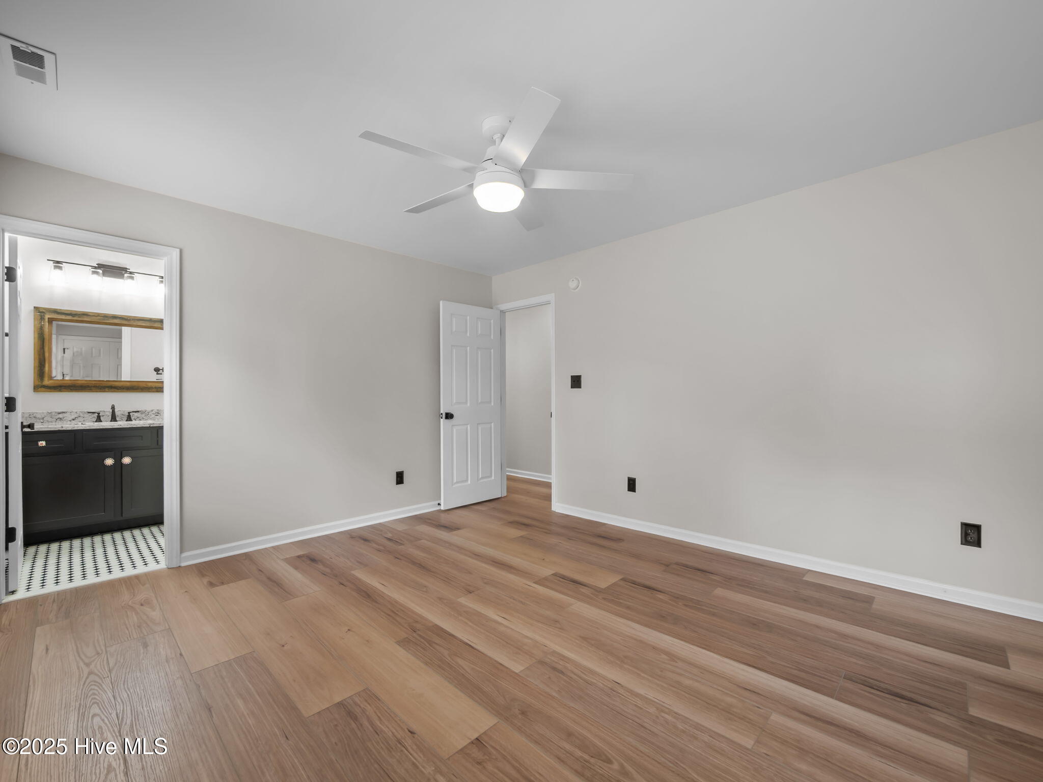 100539513 | Photo 22