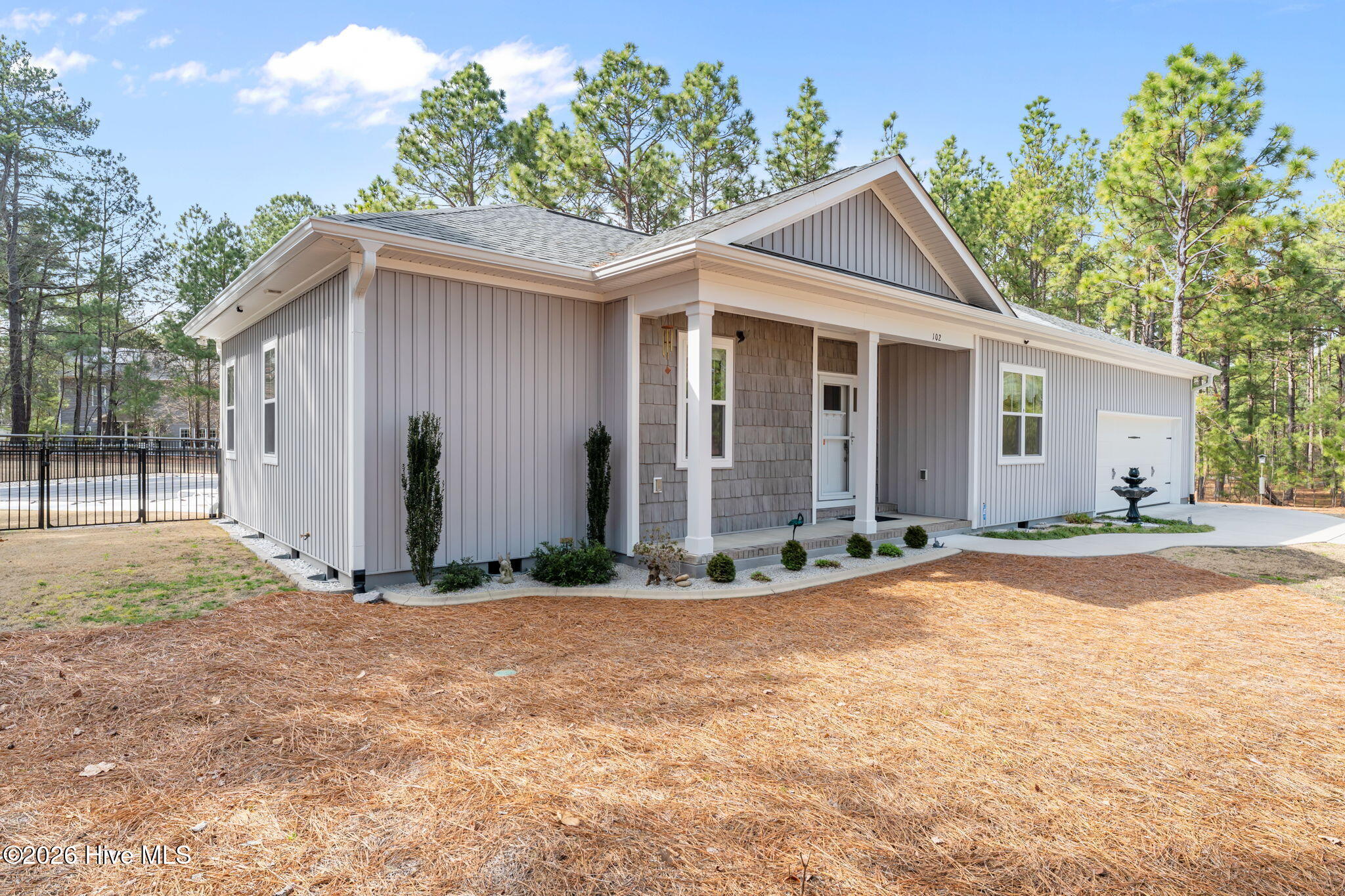 102 Roxburgh Court