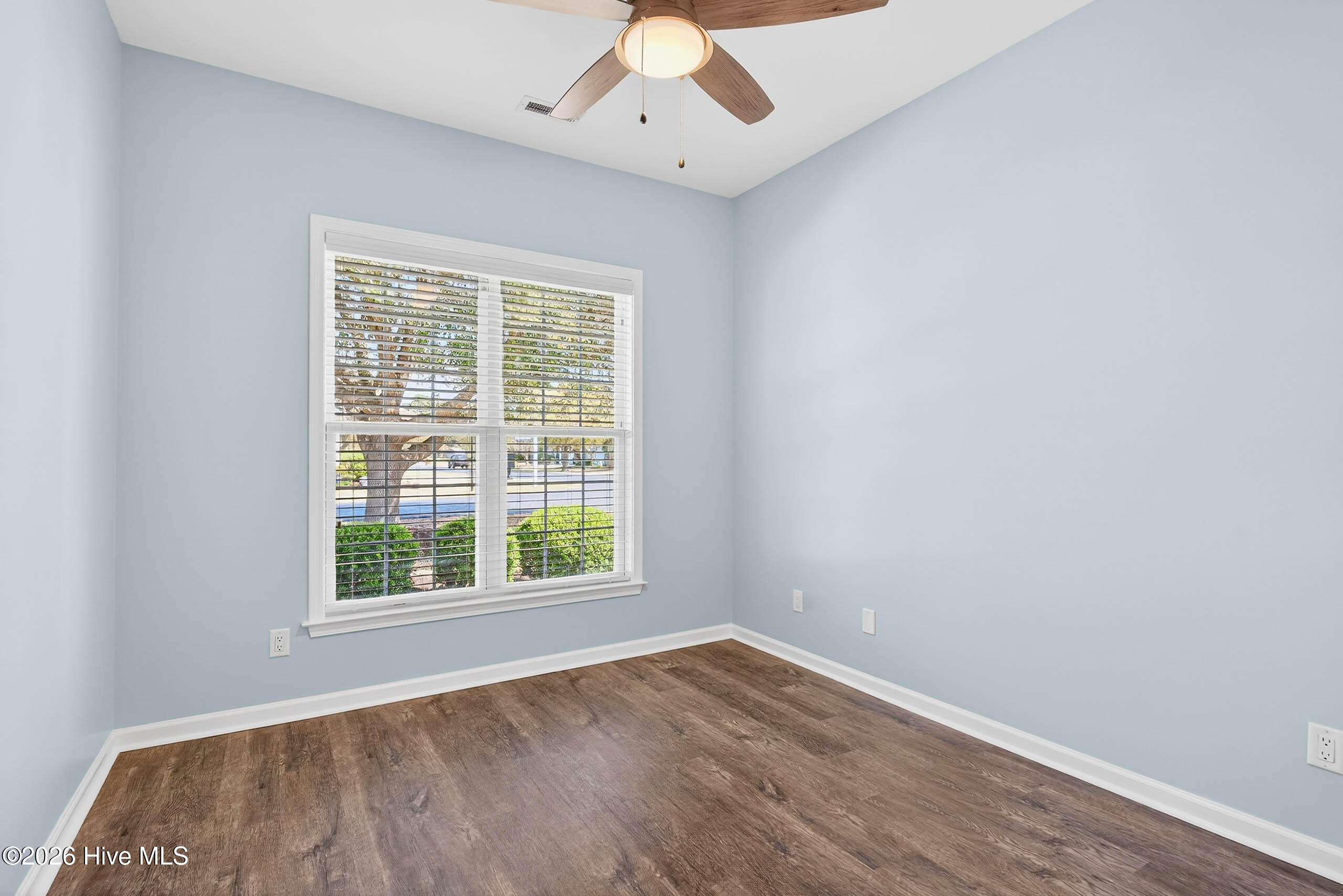 100564275 | Photo 23