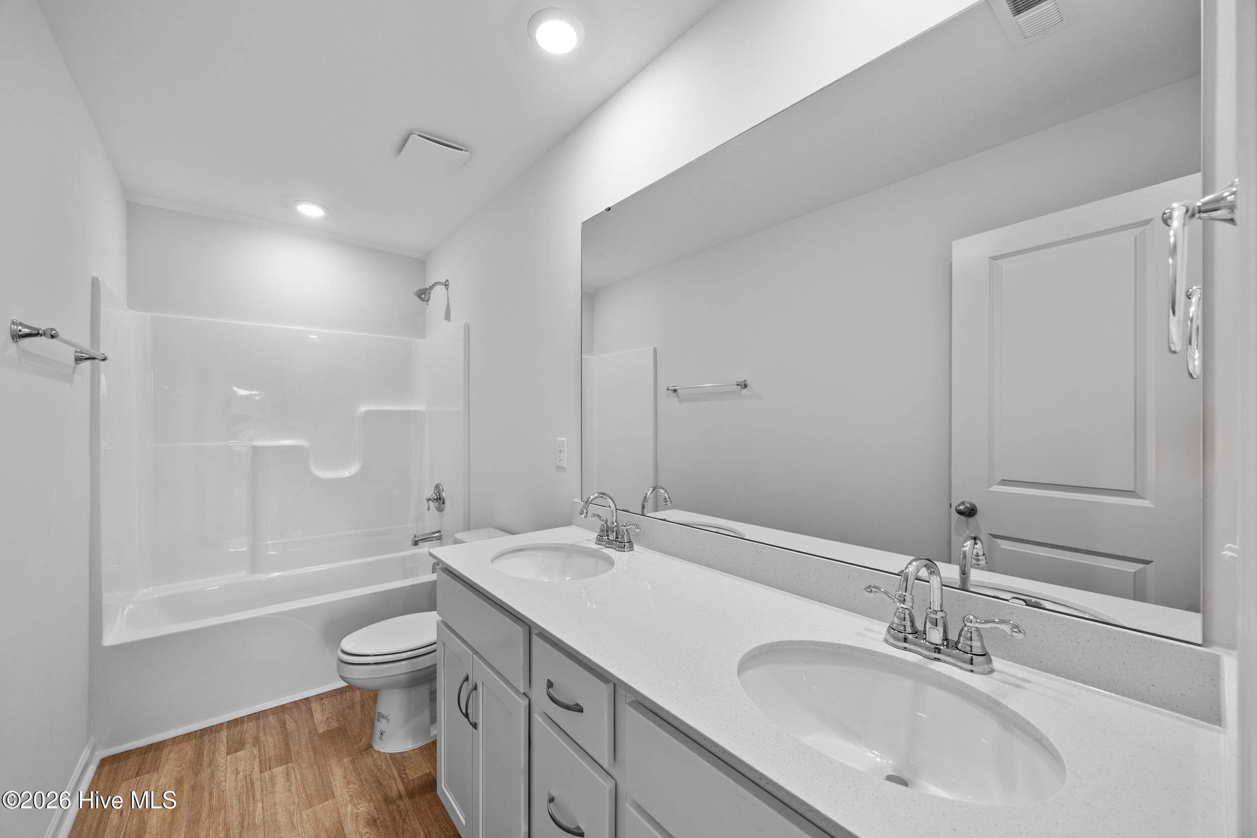 100546930 | Photo 29