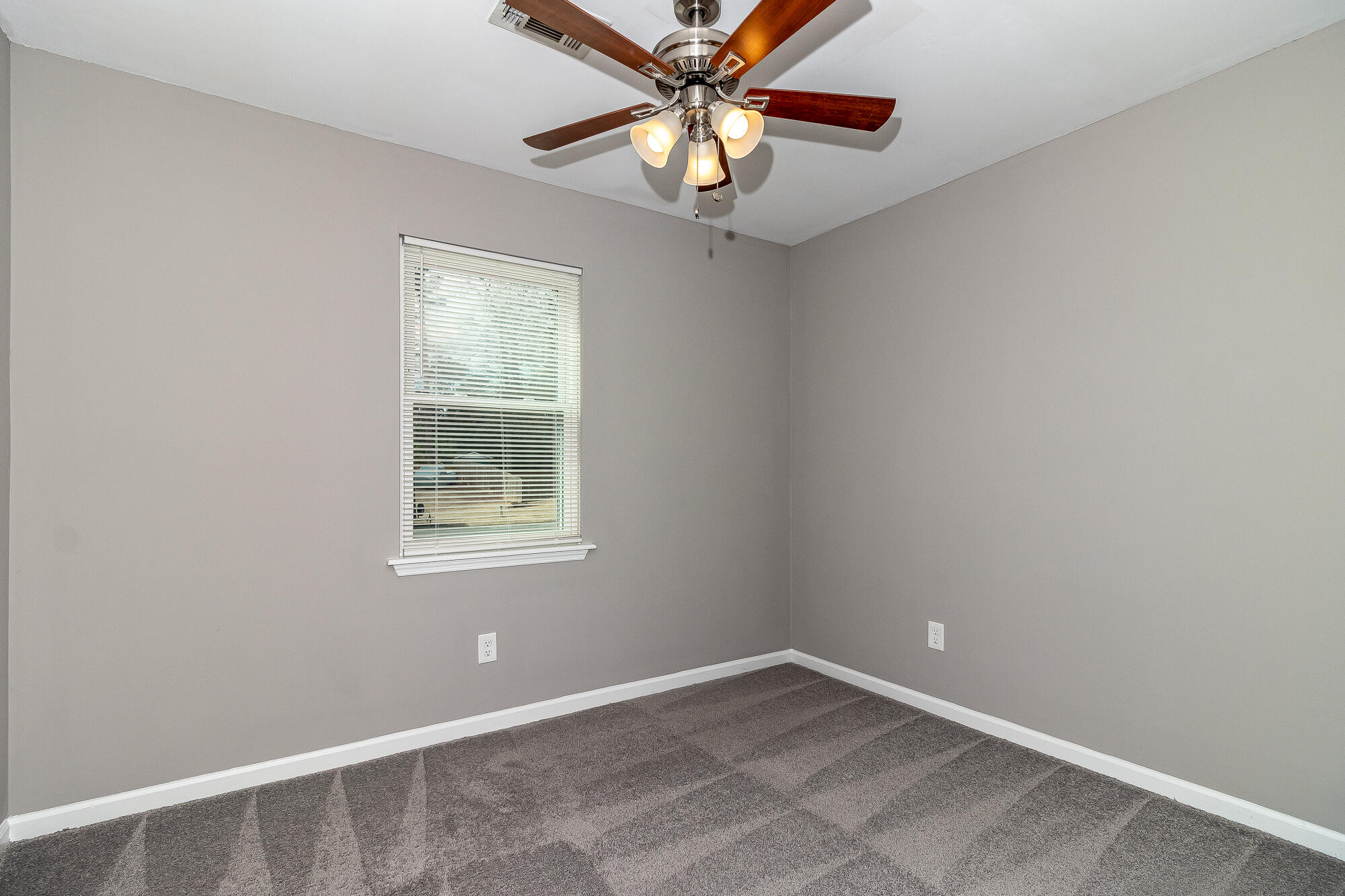 3844 CREEK CT. RENTAL ©-6926
