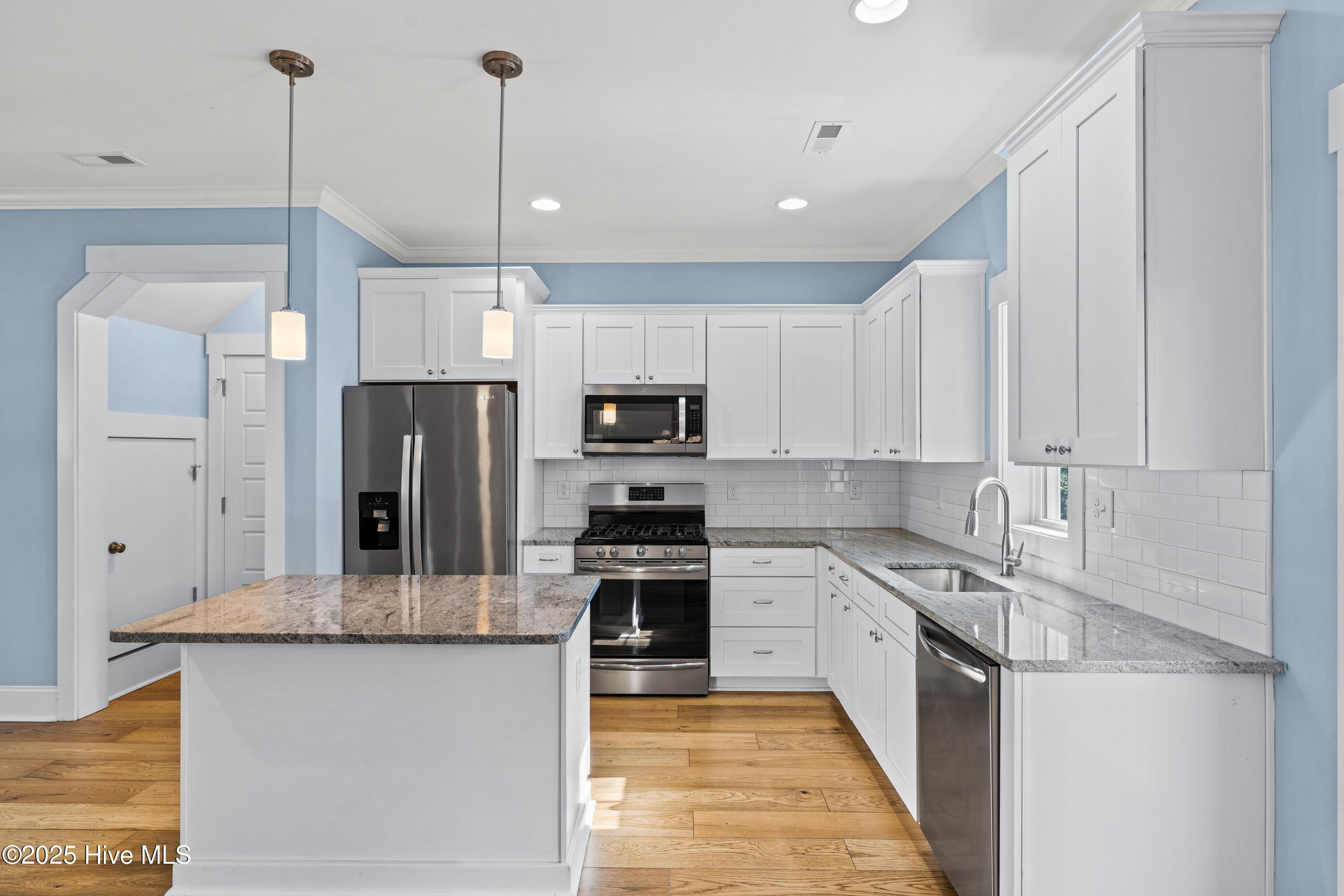 100529513 | Photo 16