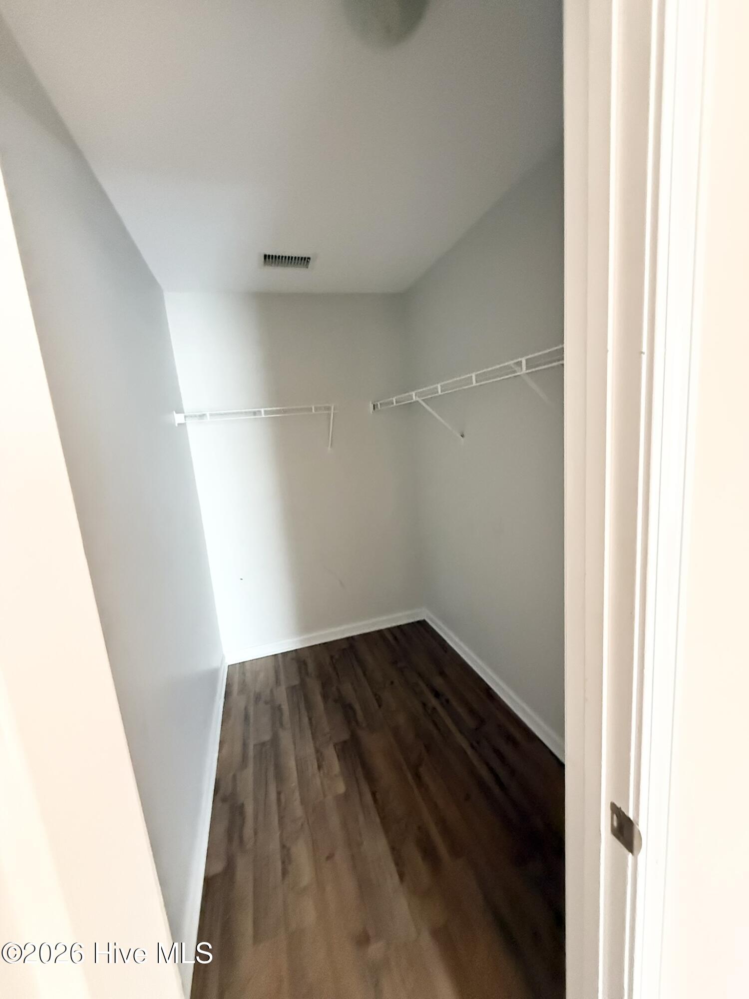 100547385 | Photo 21