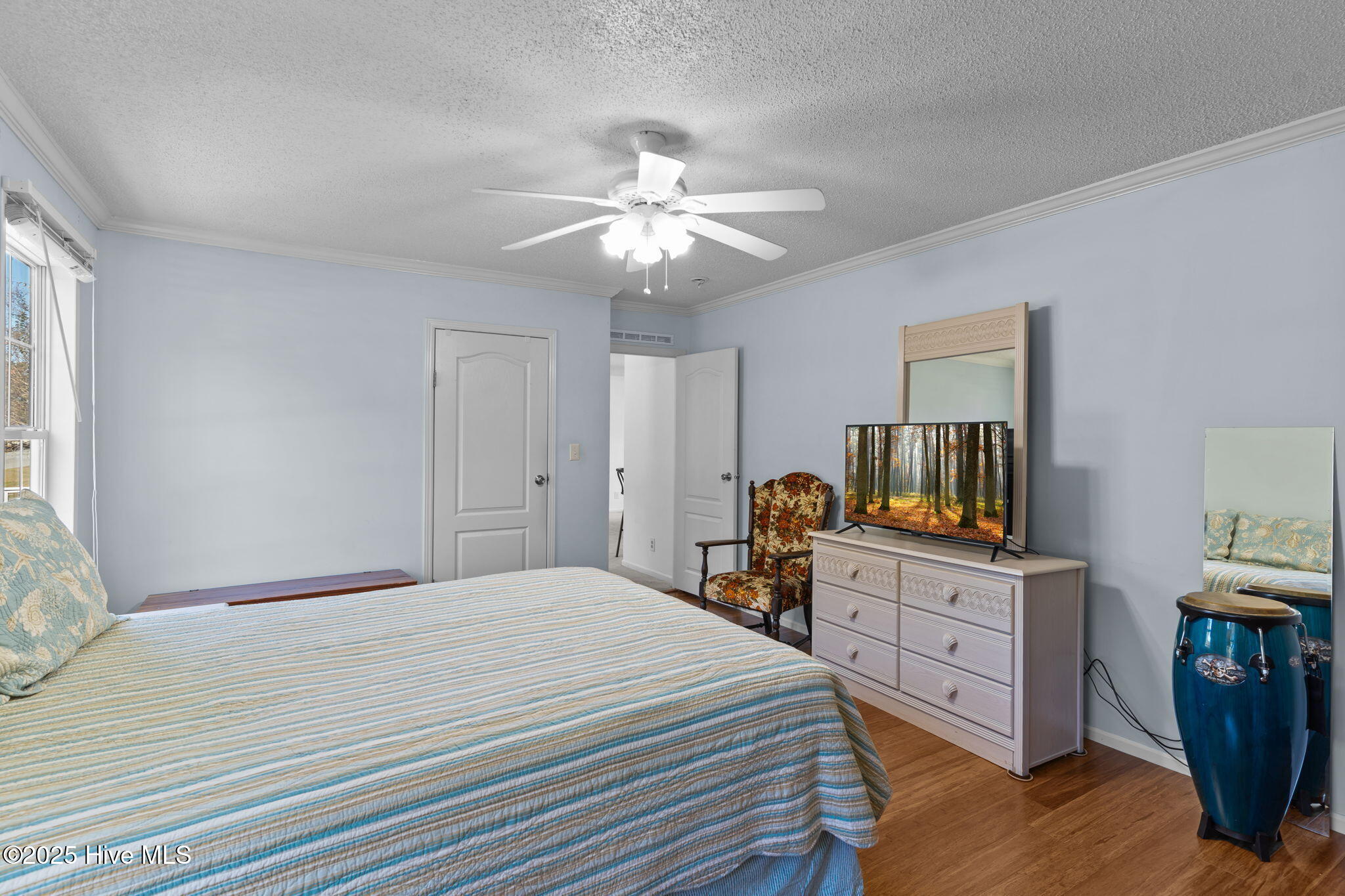 100535102 | Photo 21