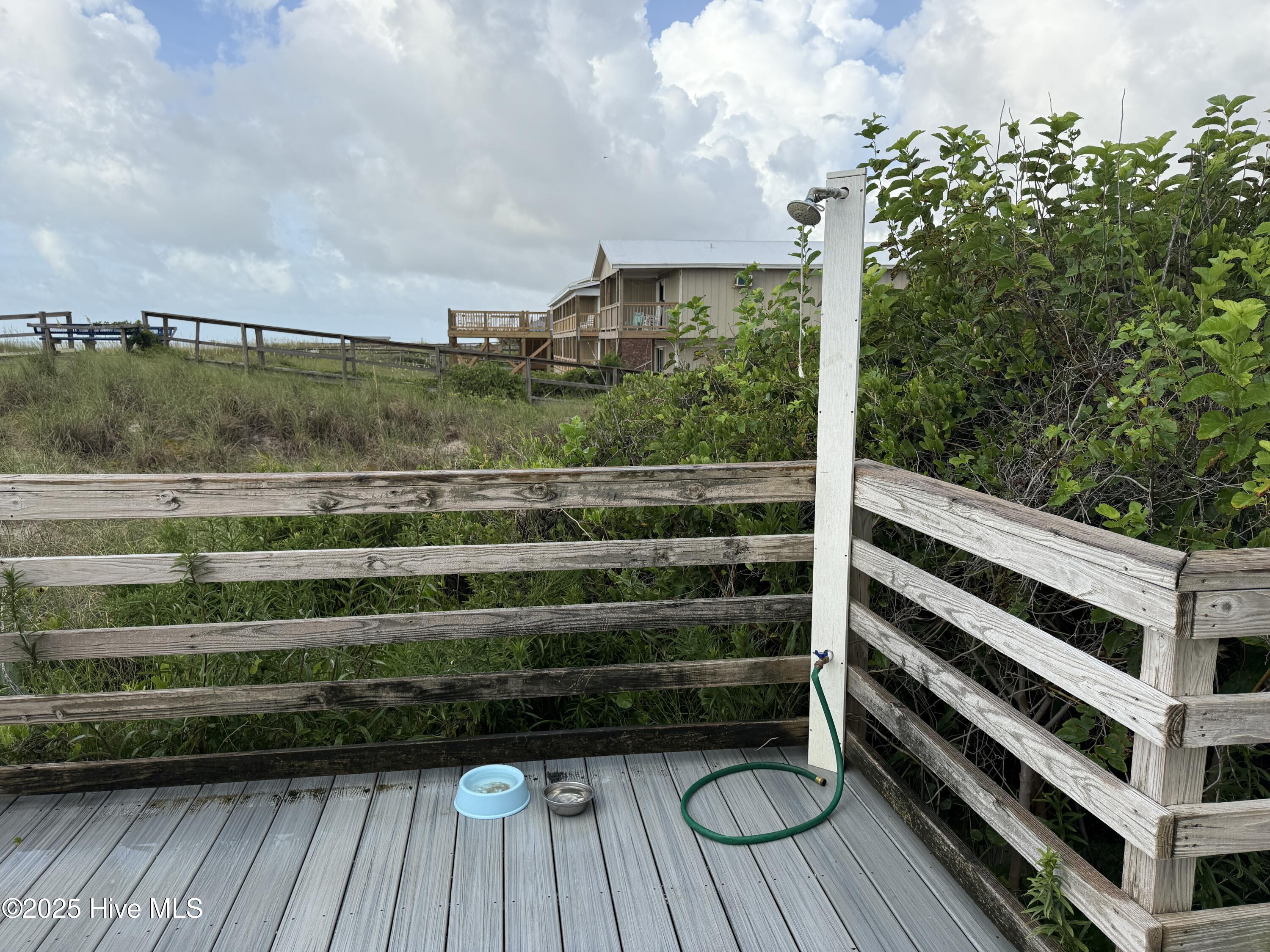 100519287 | Photo 51