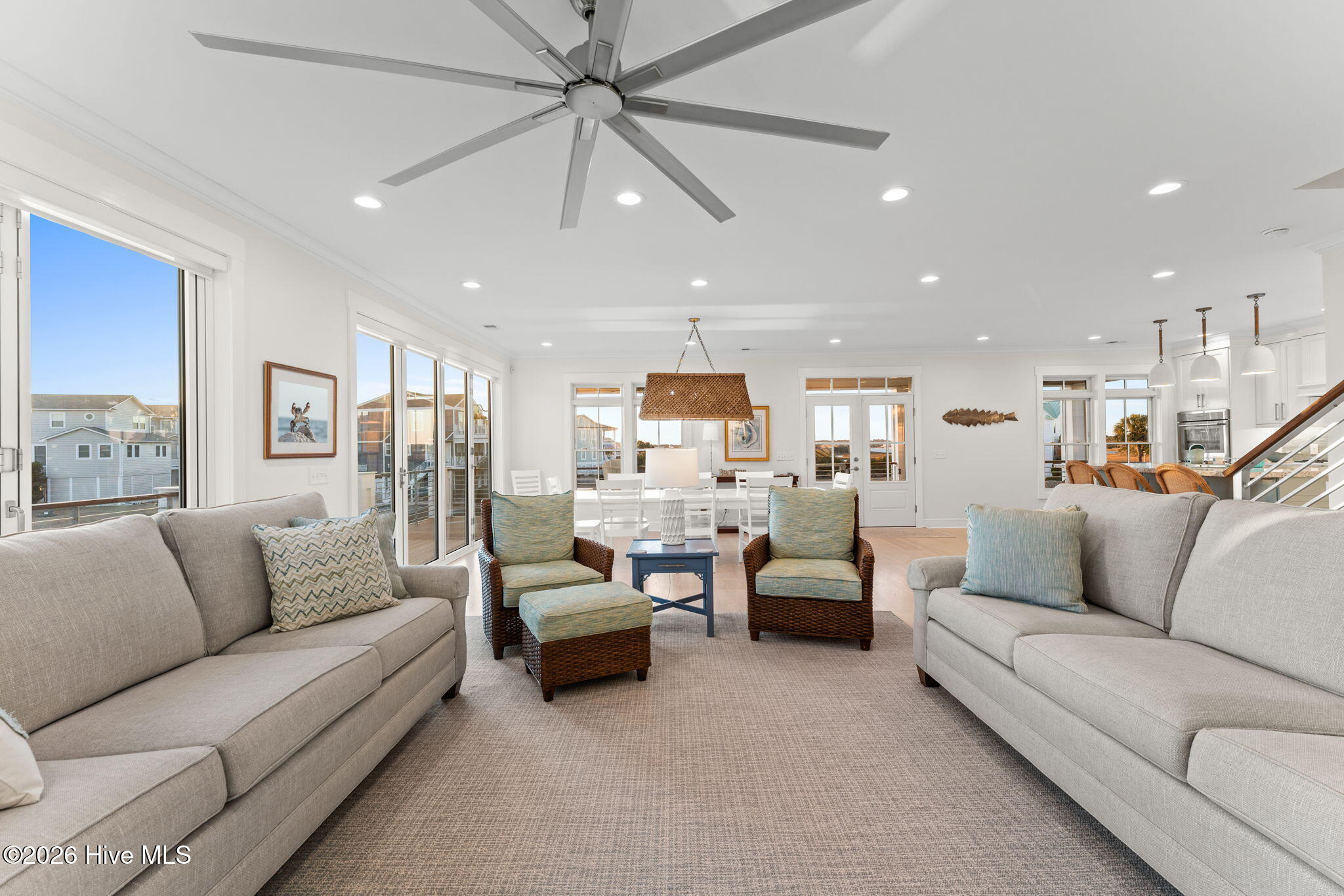 100550371 | Photo 26