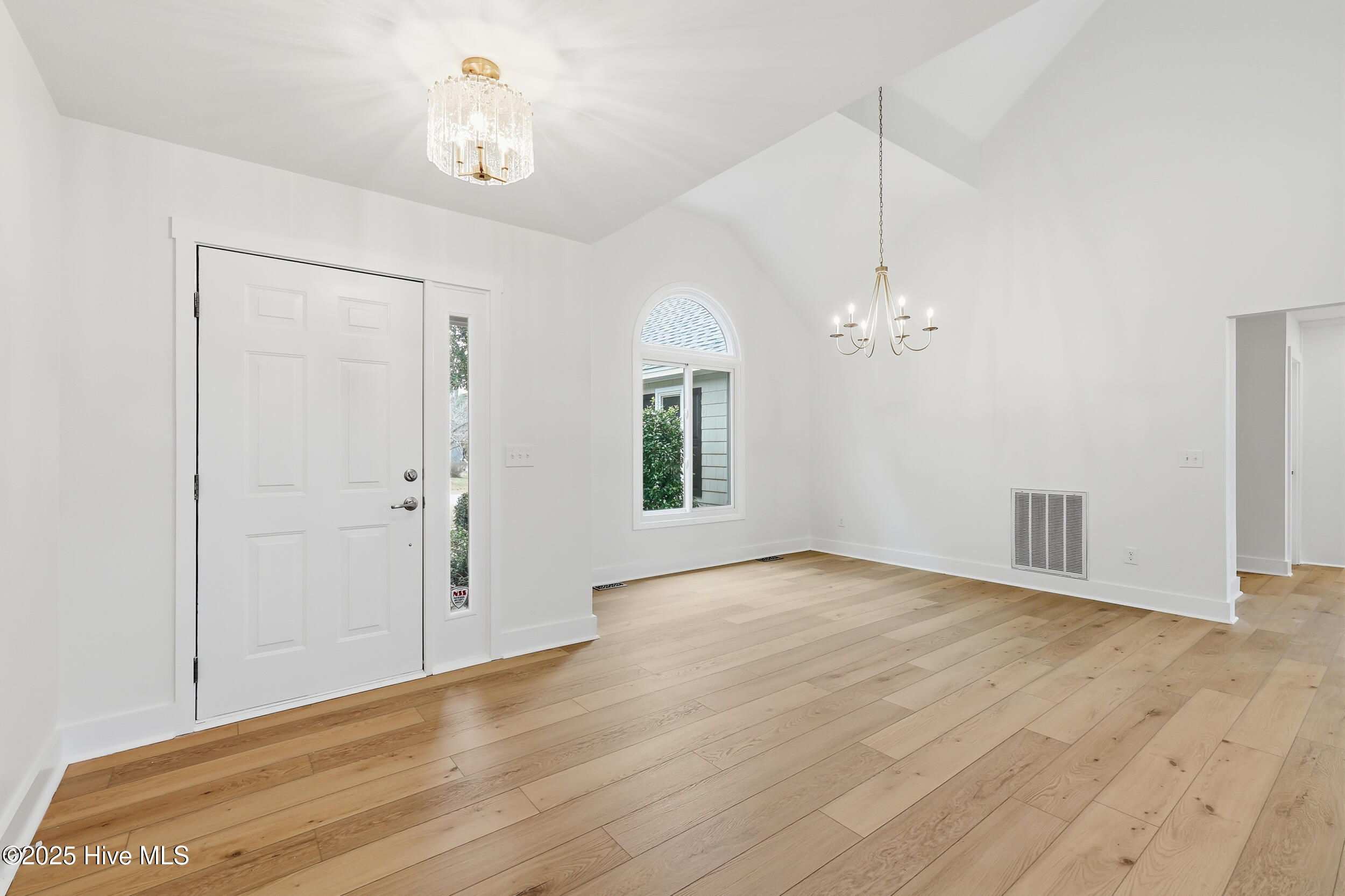 100544794 | Photo 10