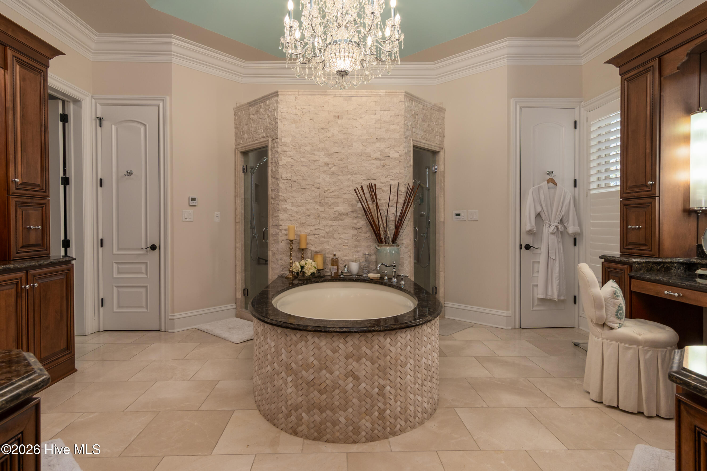 100550947 | Photo 46