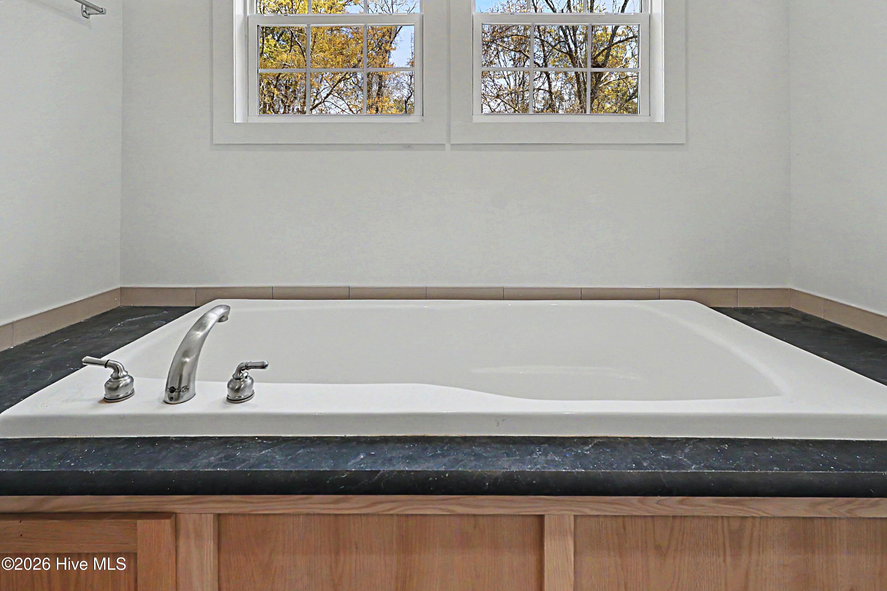 100559867 | Photo 28