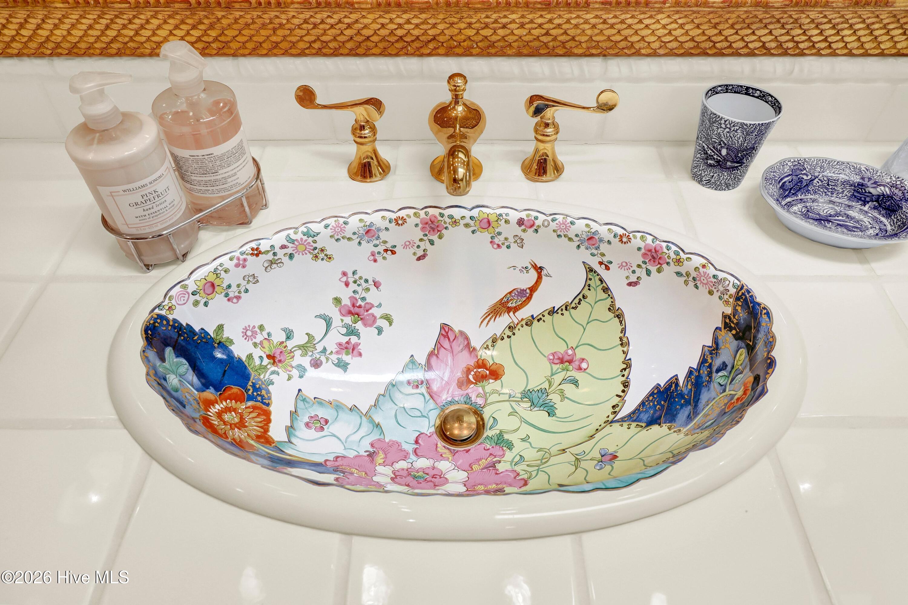 100558553 | Photo 36