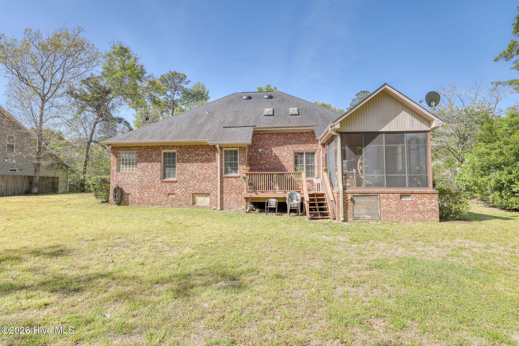 100565672 | Photo 50