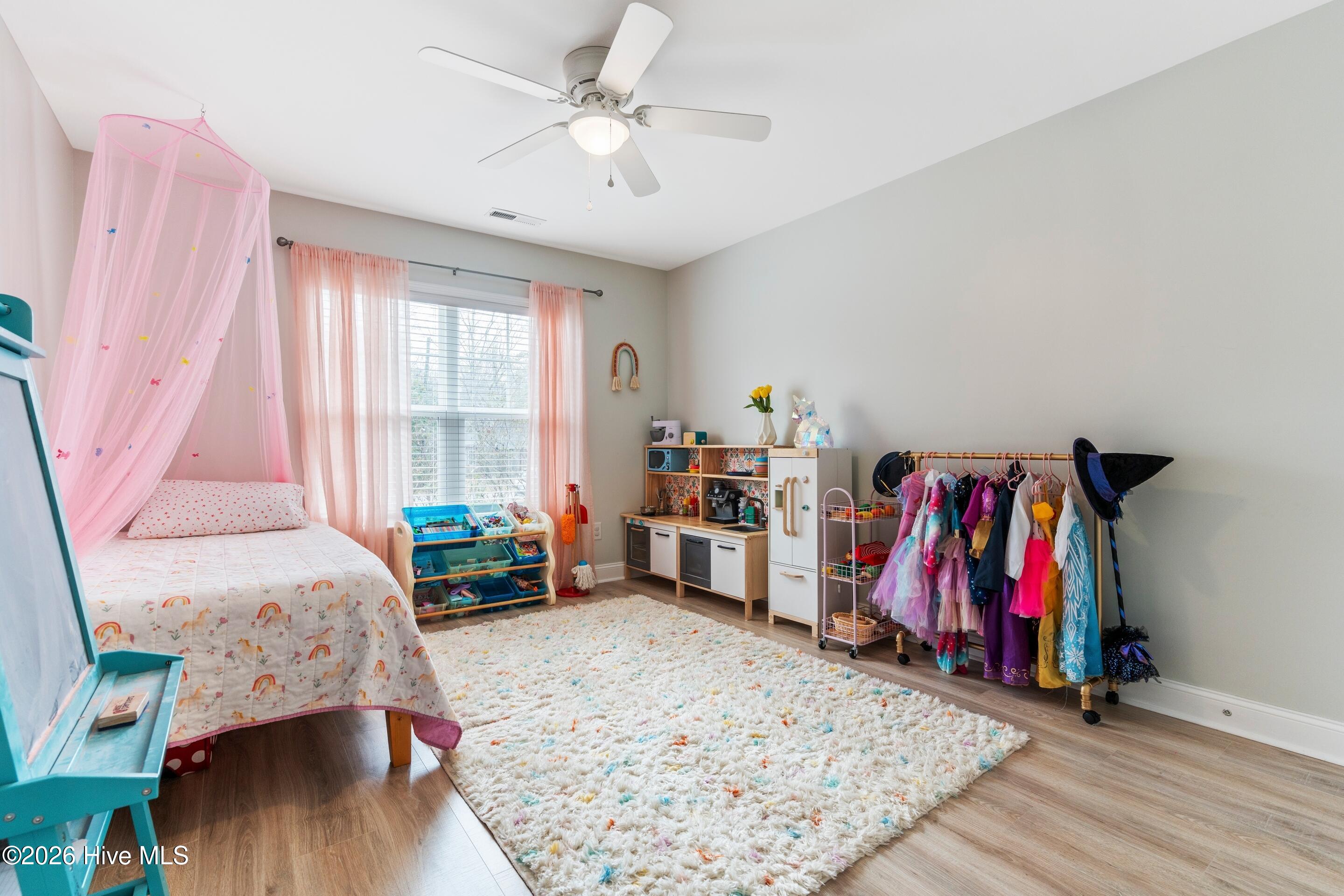 100549435 | Photo 31