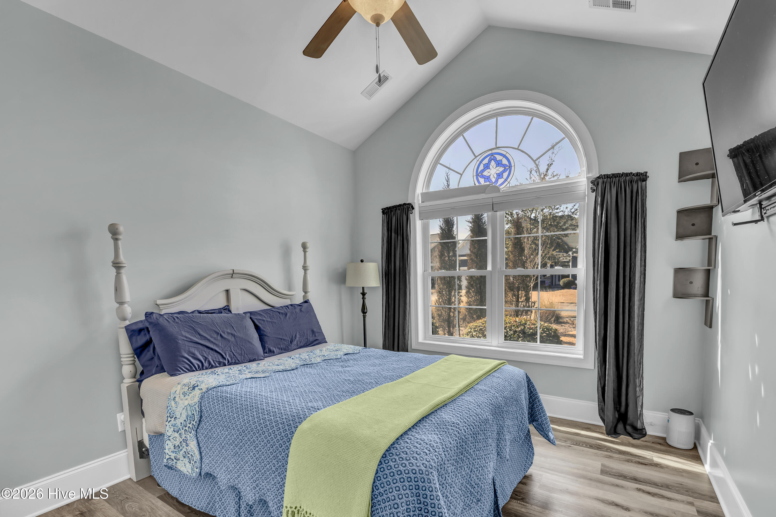 100554141 | Photo 20