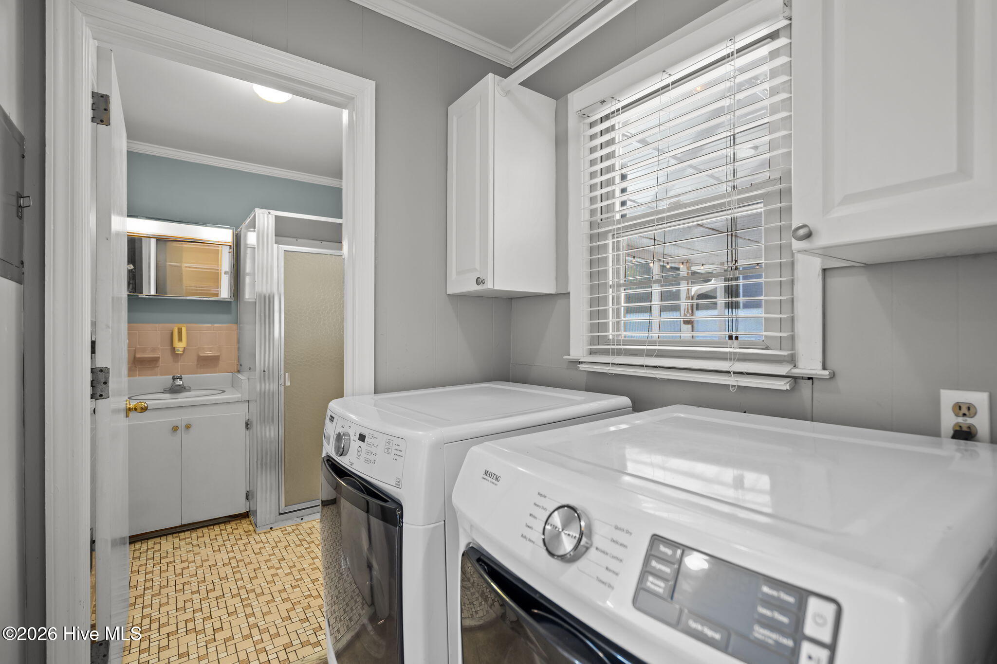 100548221 | Photo 20