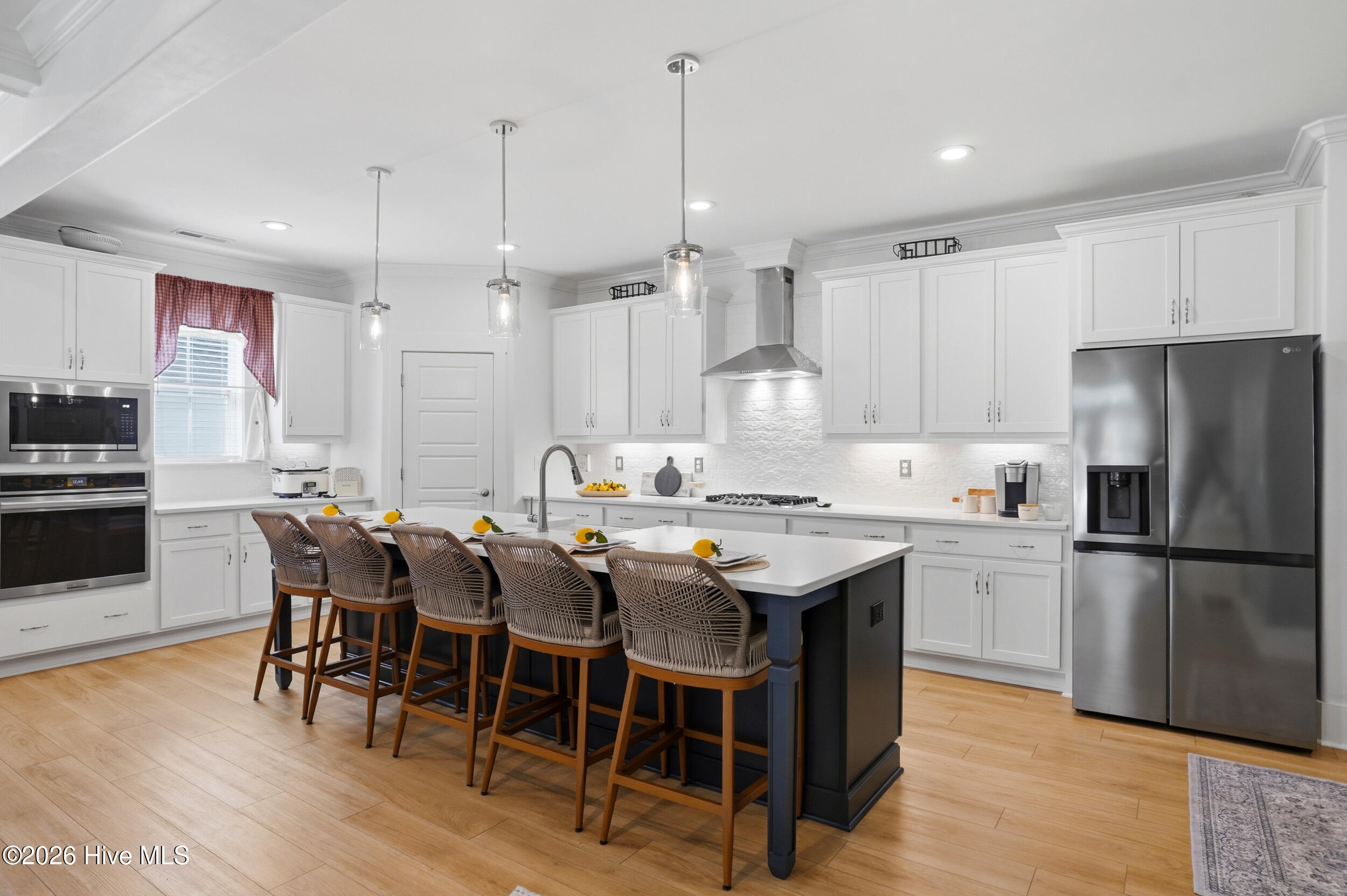 100565471 | Photo 12