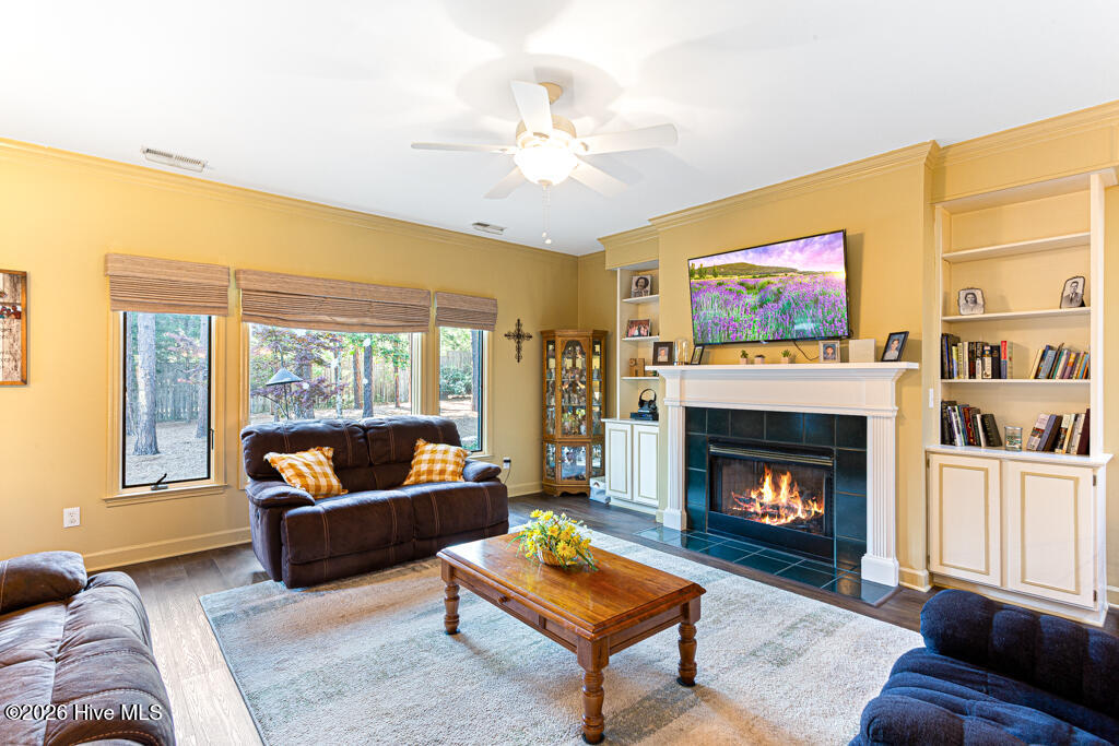 654 Redwood Dr-LR-JFP-21