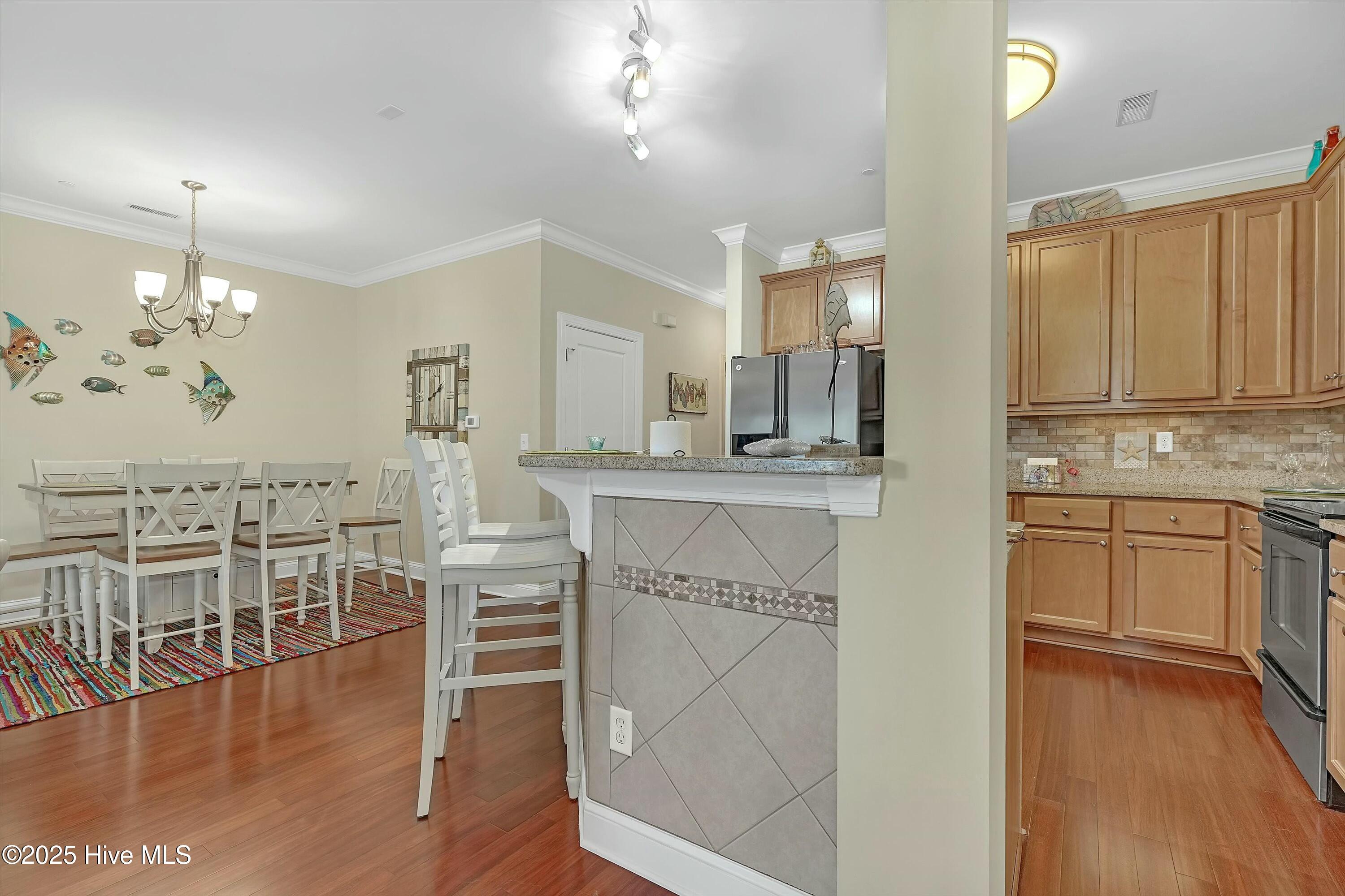 100483051 | Photo 16