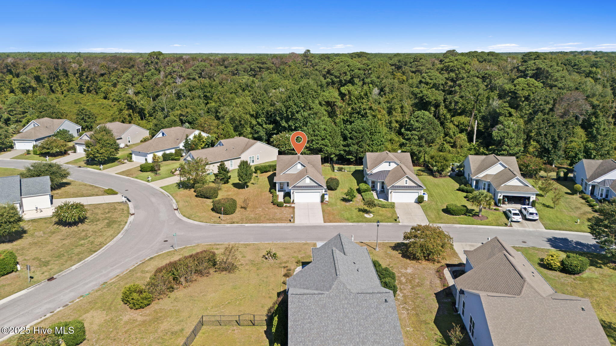 100520190 | Photo 11