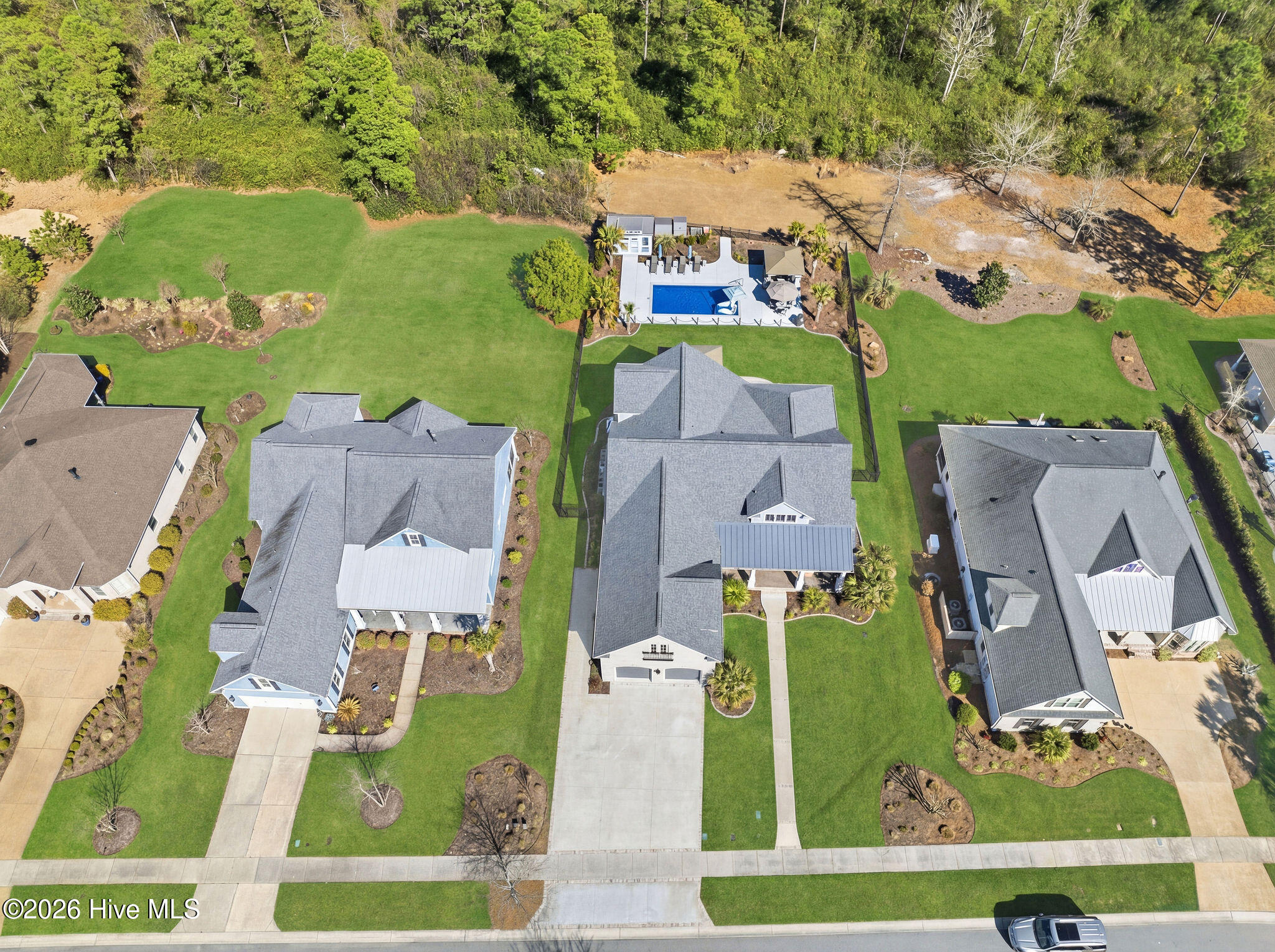 100562967 | Photo 64