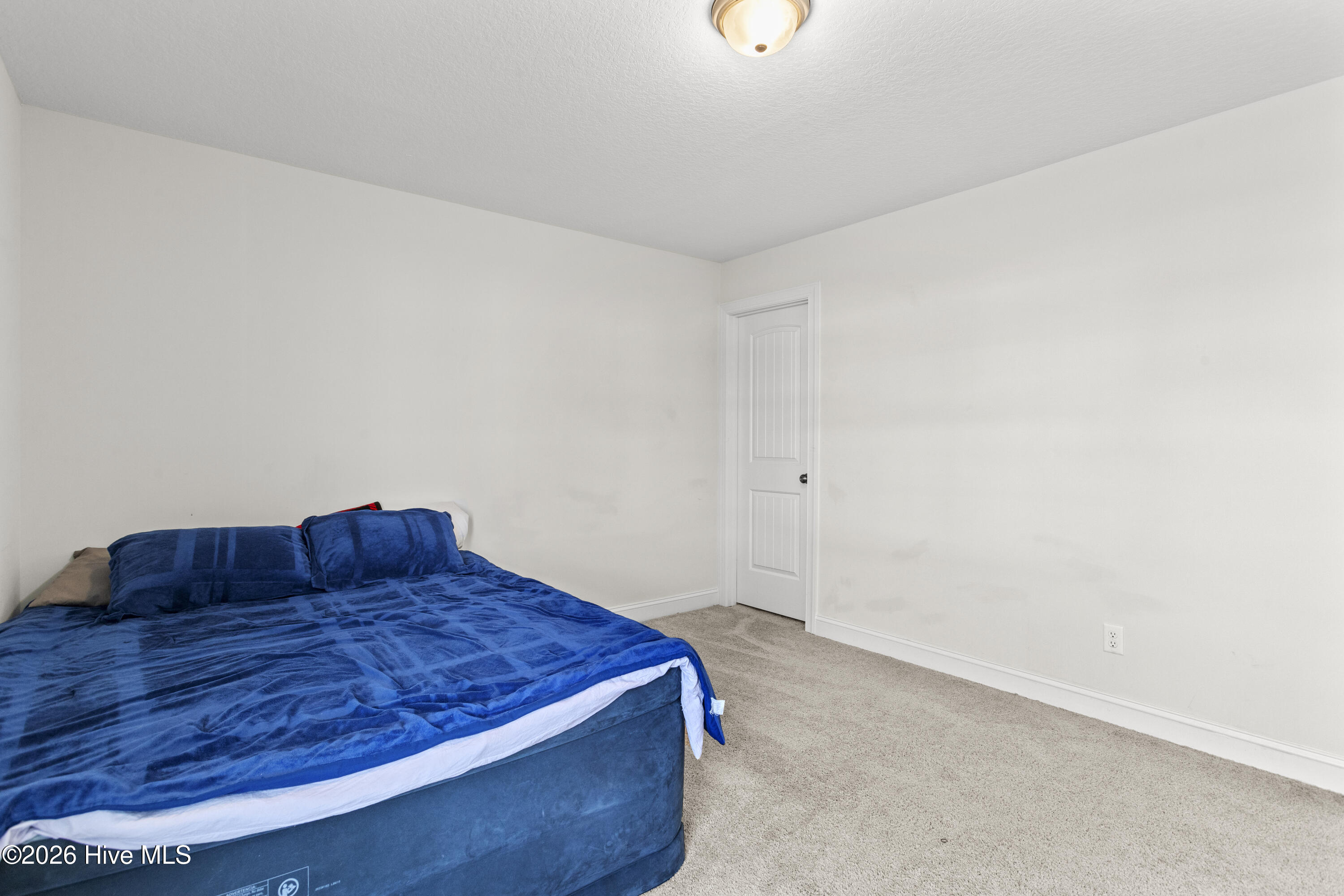 100550621 | Photo 26