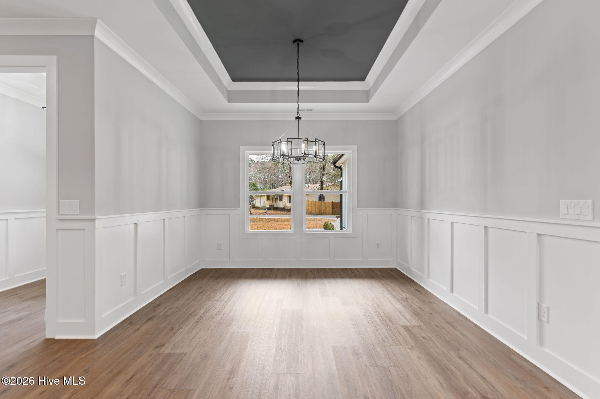 100557701 | Photo 16