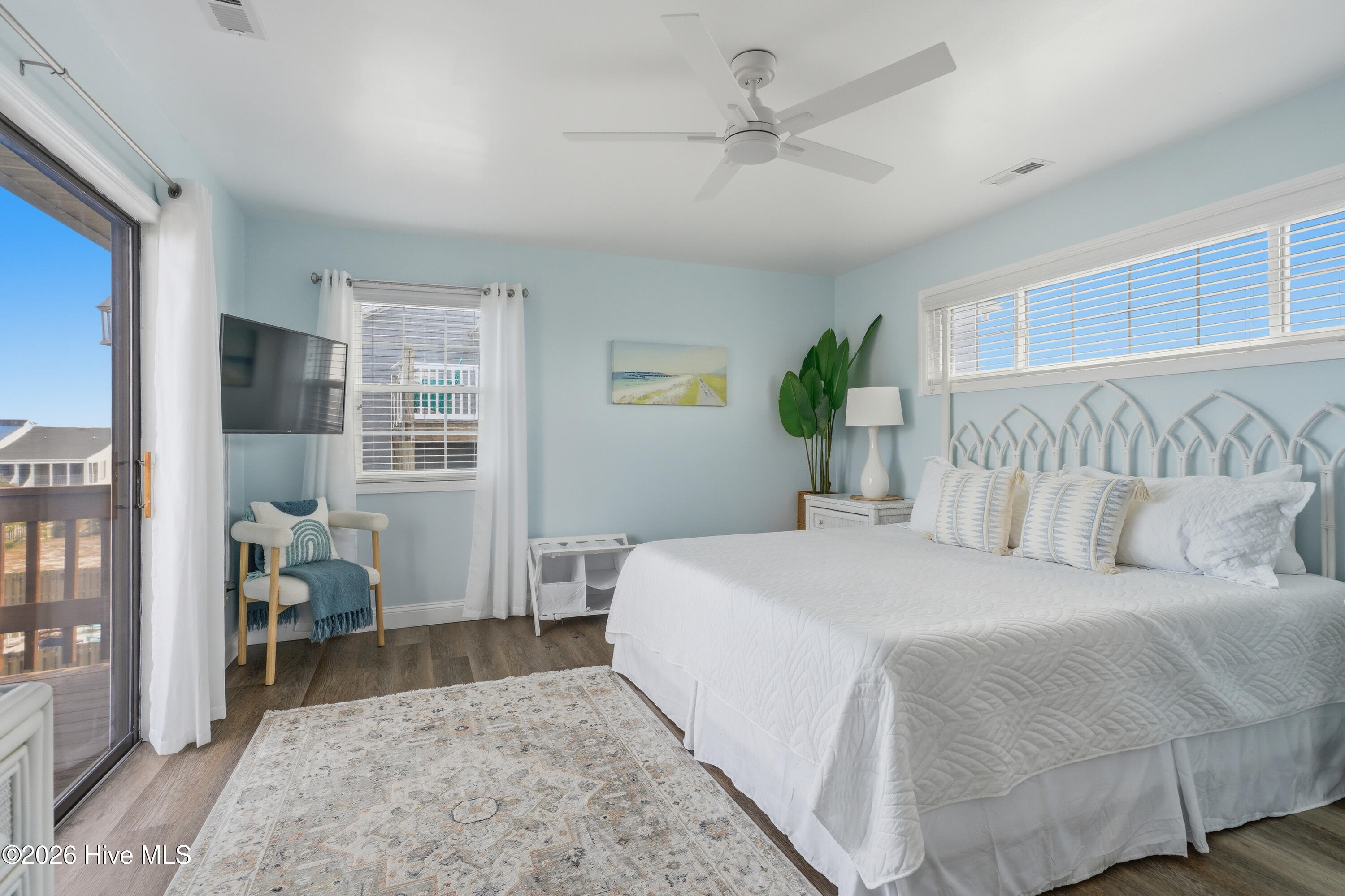 100559140 | Photo 28