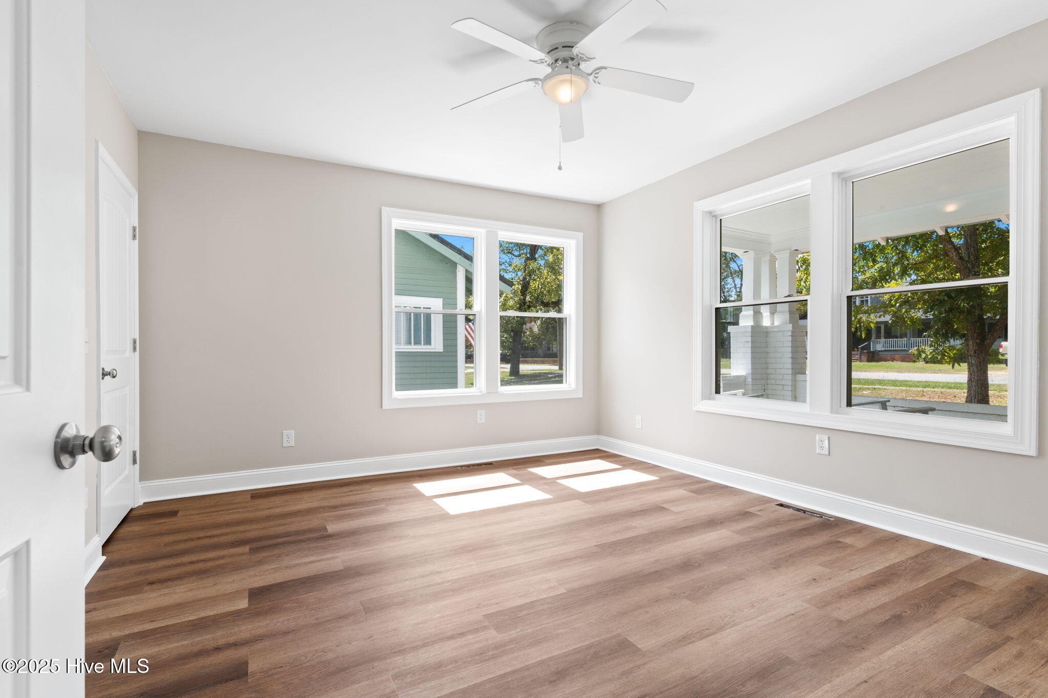 100533933 | Photo 16